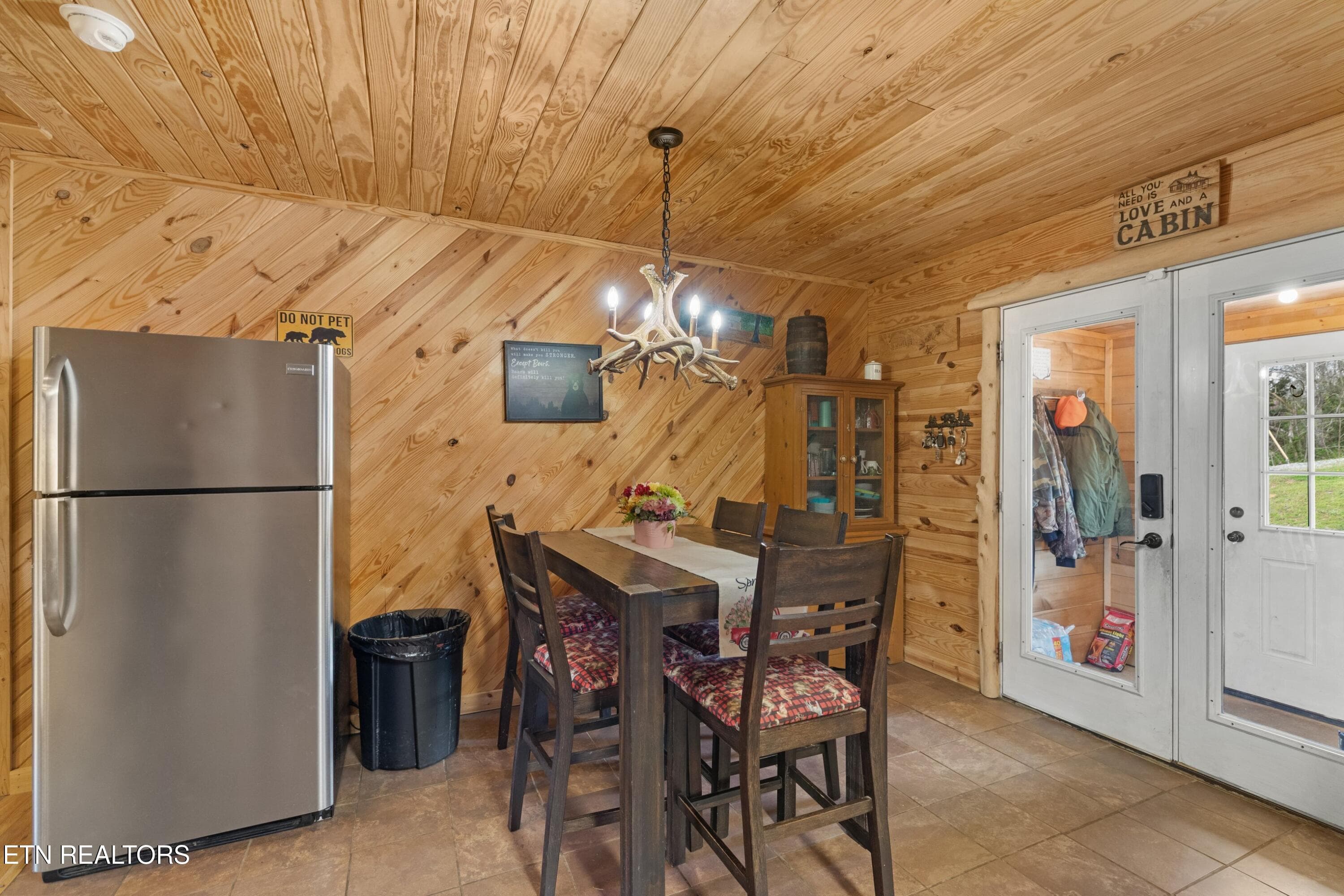 016-2357HallRoad-Dandridge-TN-37725-SMAL - 2357 Hall Rd, Dandridge, TN 37725