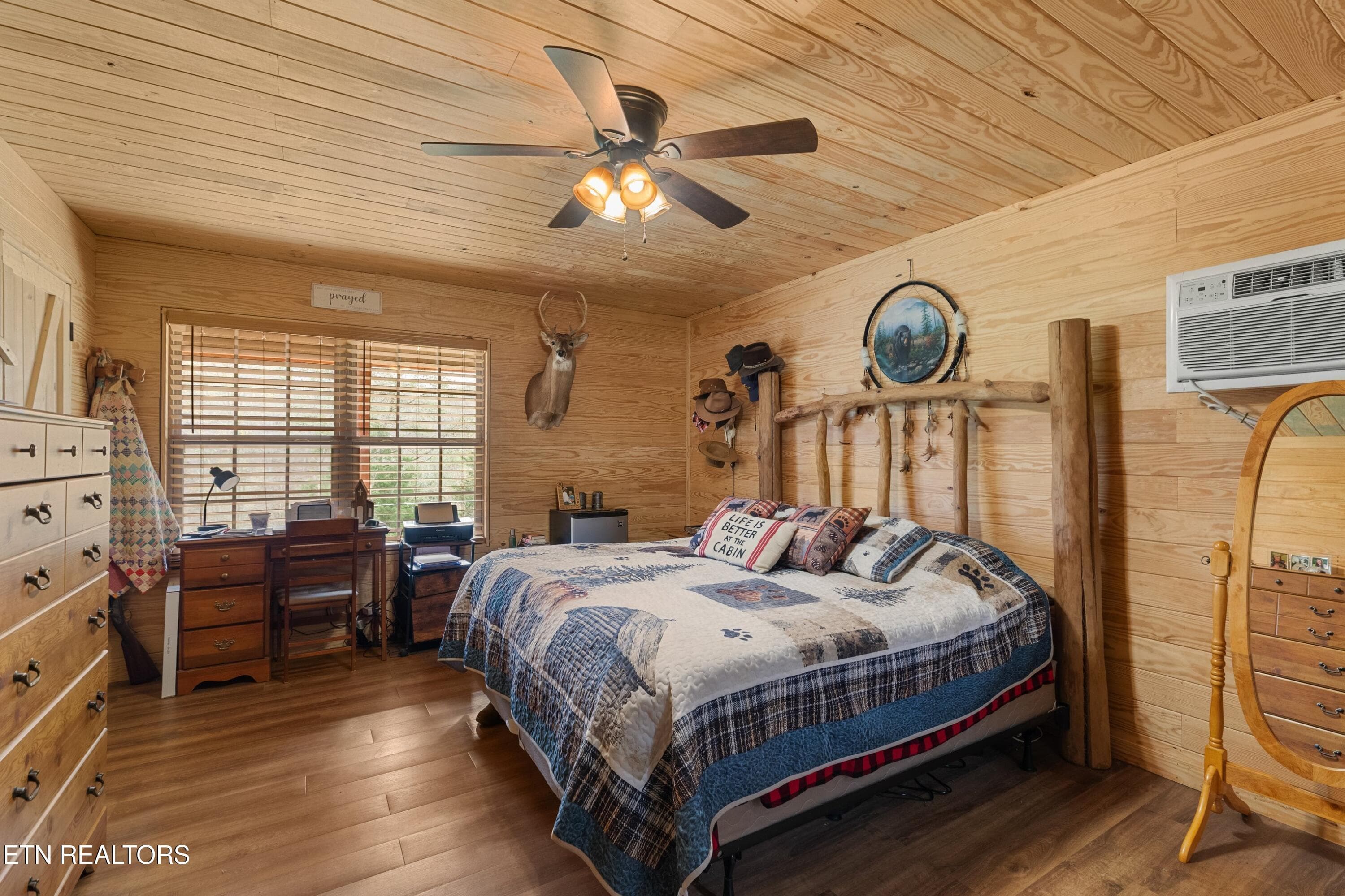 017-2357HallRoad-Dandridge-TN-37725-SMAL - 2357 Hall Rd, Dandridge, TN 37725