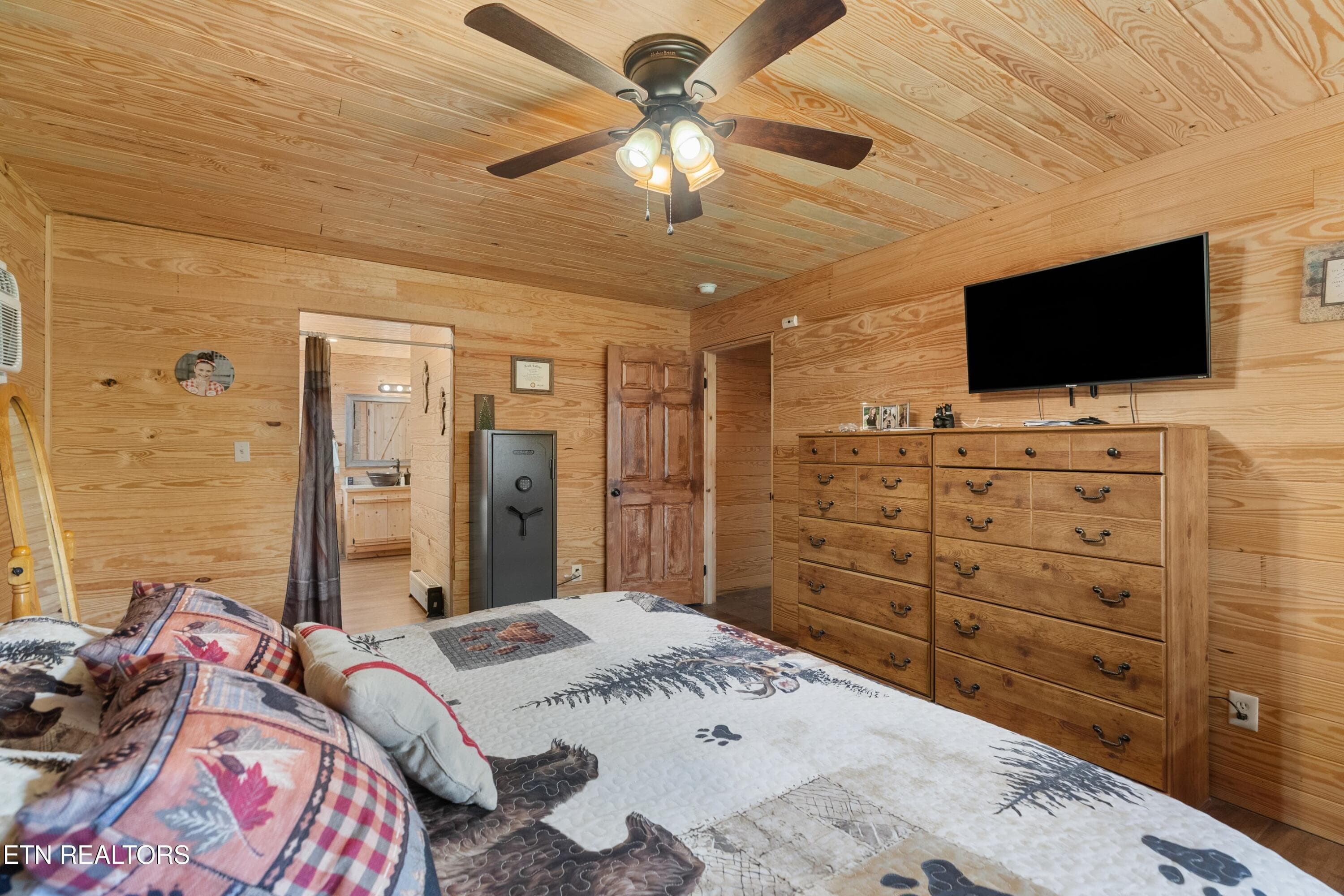 018-2357HallRoad-Dandridge-TN-37725-SMAL - 2357 Hall Rd, Dandridge, TN 37725