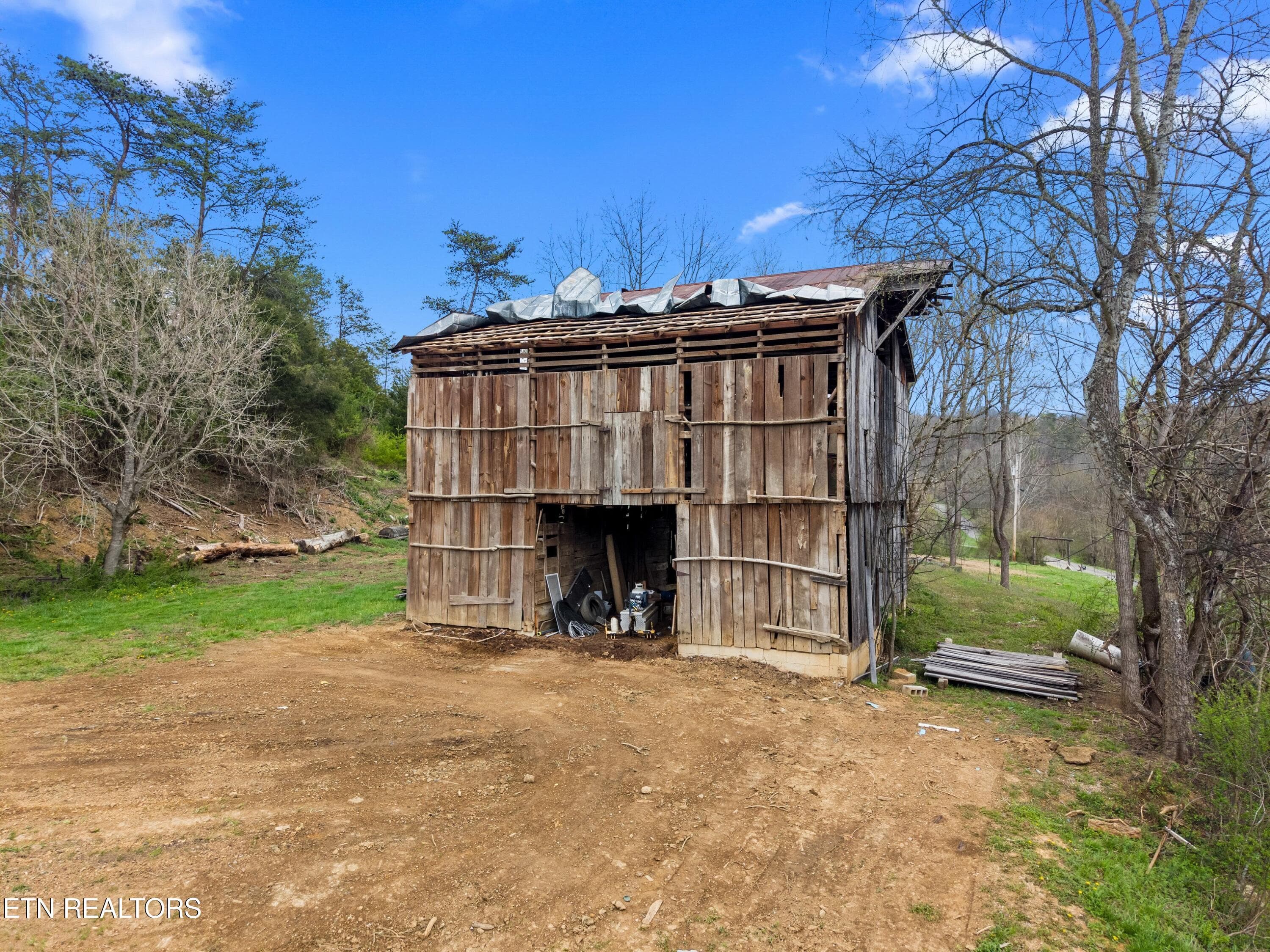 052-2357HallRoad-Dandridge-TN-37725-SMAL - 2357 Hall Rd, Dandridge, TN 37725