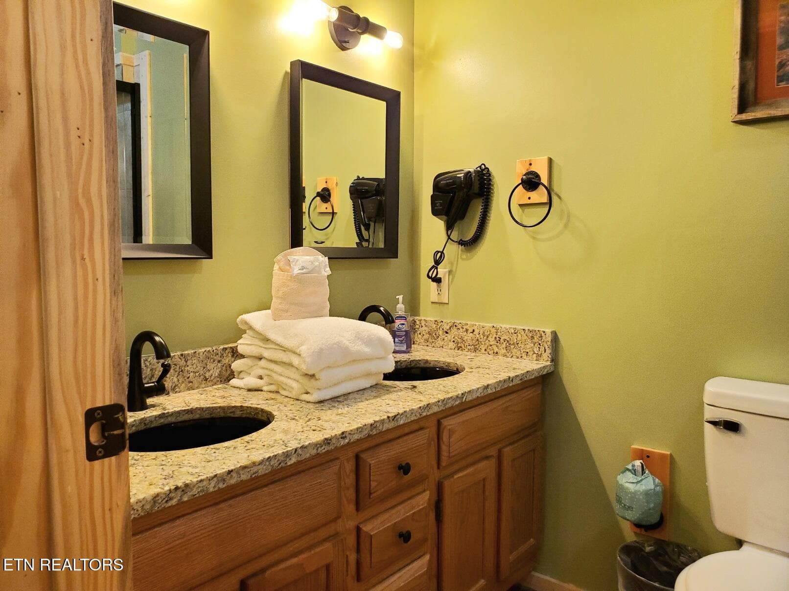 905 SRB BA 1 Vanity - 905 Sunrise Blvd, Sevierville, TN 37862