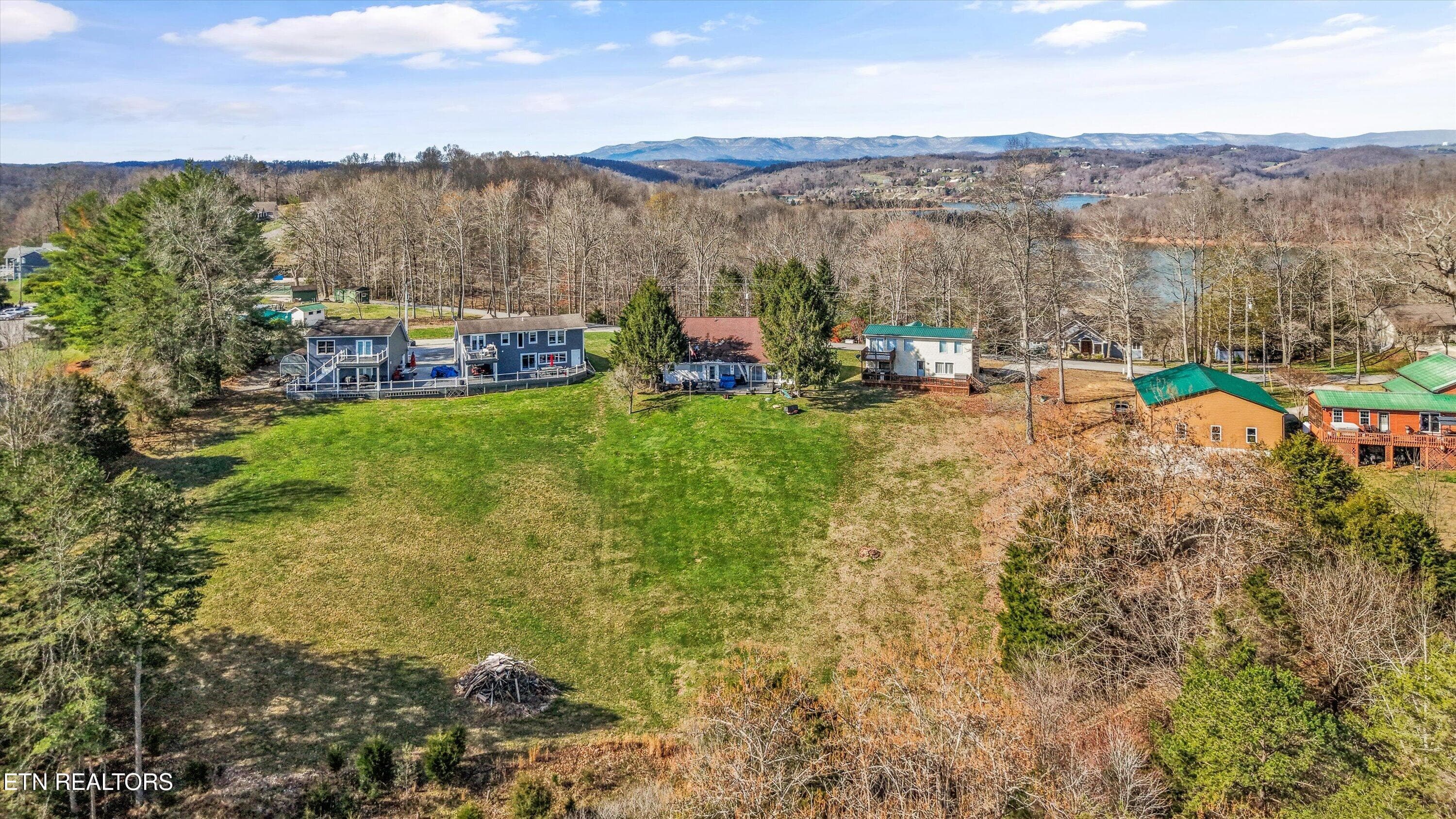 44-1189 Deerfield Way44 - 1189 Deerfield Way, LaFollette, TN 37766