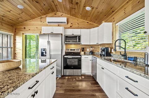 the-nut-house-4244.jpg - 1135 Shady Grove Lane, Gatlinburg, TN 37738, Gatlinburg