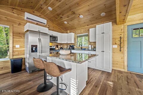 the-nut-house-4252.jpg - 1135 Shady Grove Lane, Gatlinburg, TN 37738, Gatlinburg