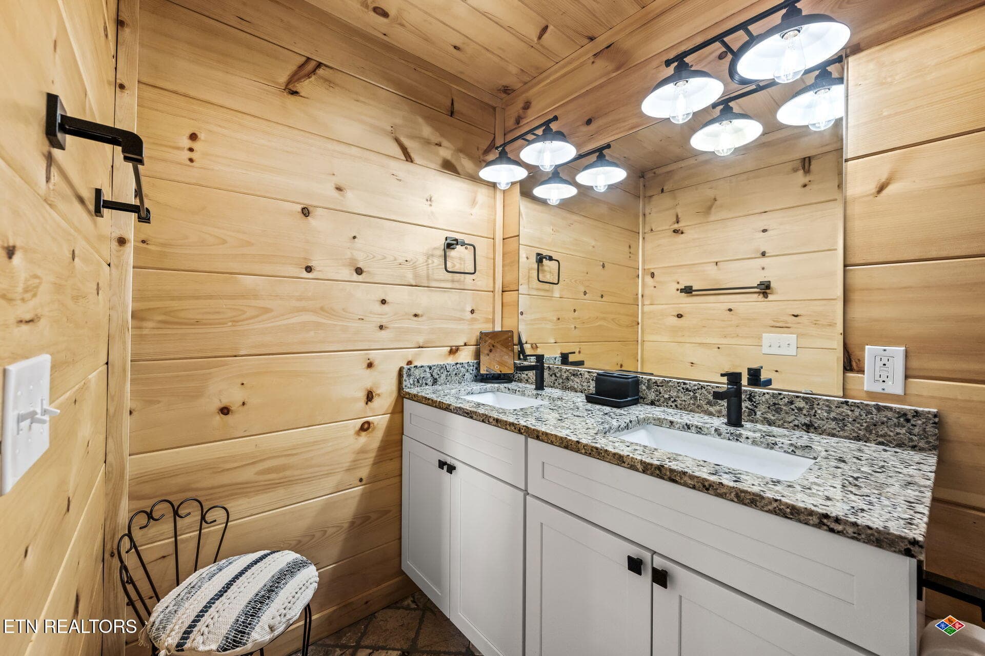 the-nut-house-4328.jpg - 1135 Shady Grove Lane, Gatlinburg, TN 37738, Gatlinburg