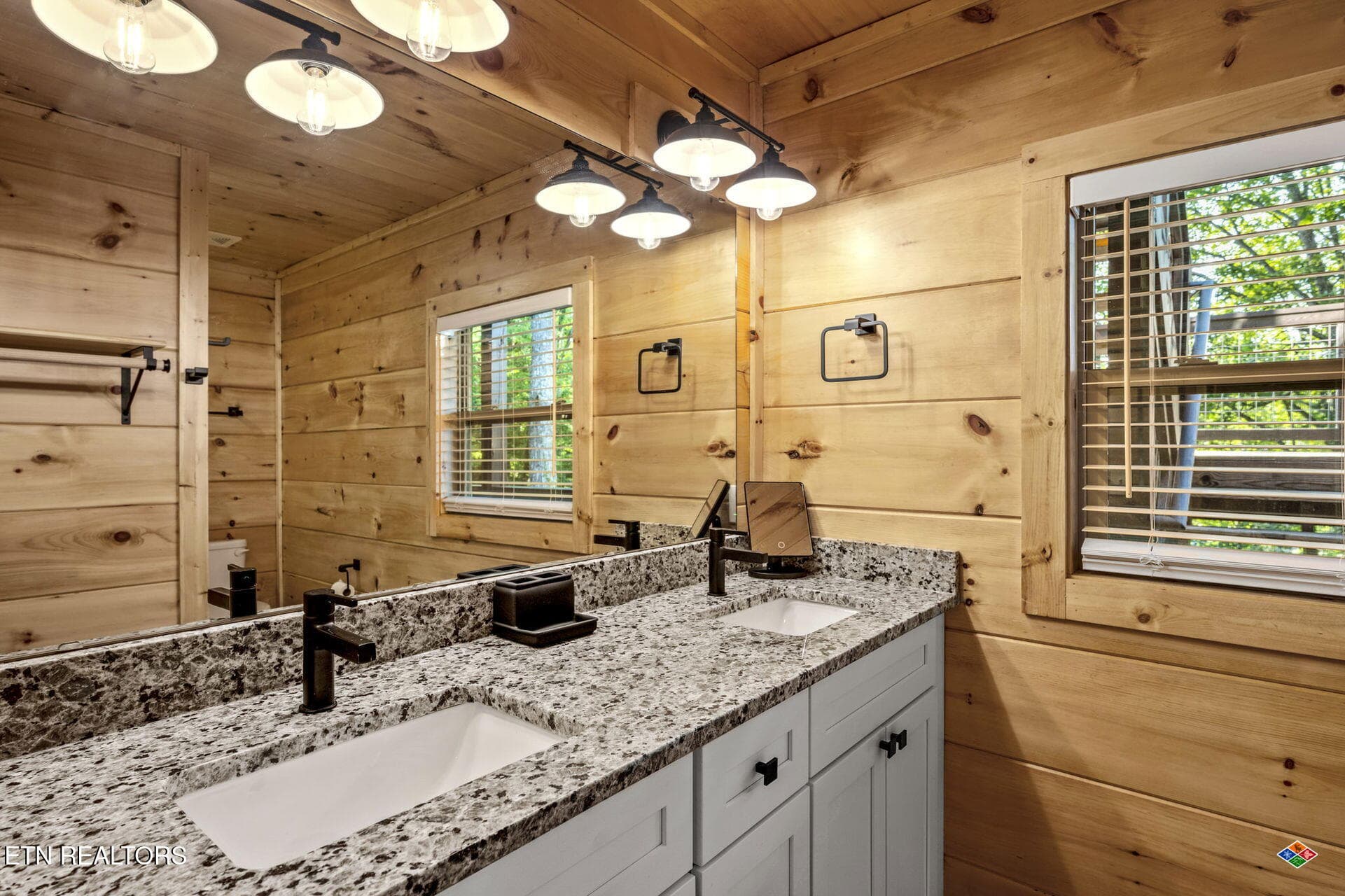 the-nut-house-4376.jpg - 1135 Shady Grove Lane, Gatlinburg, TN 37738, Gatlinburg