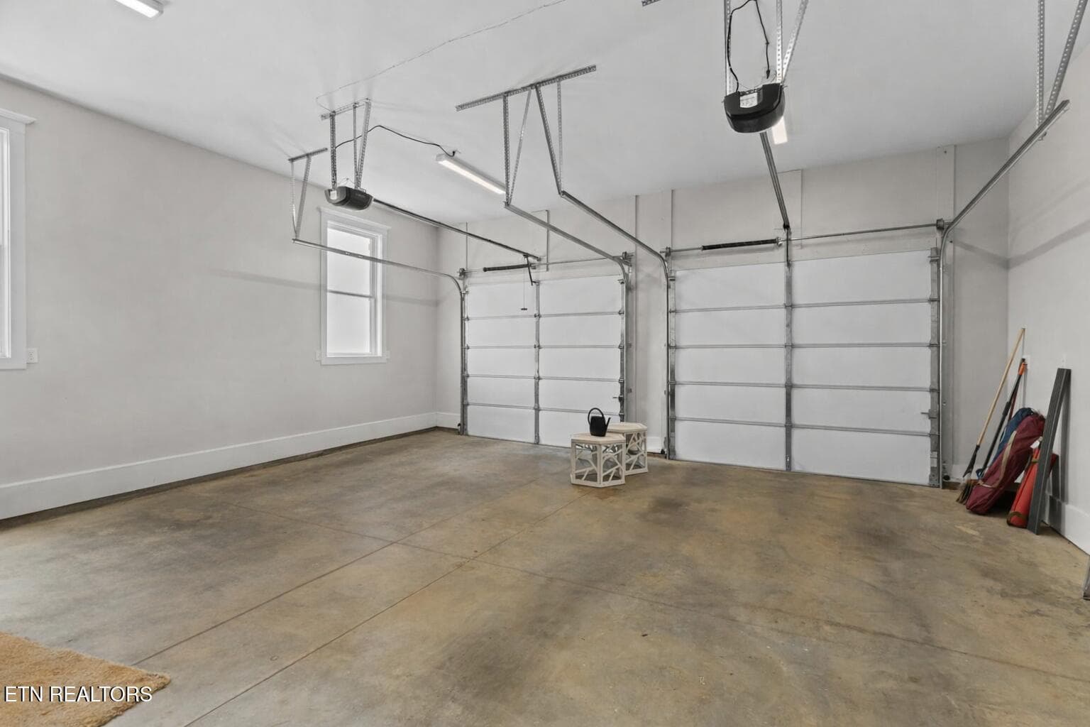 Garage 2 car - 1149 Summerfield Drive, Maryville, TN 37801, Maryville