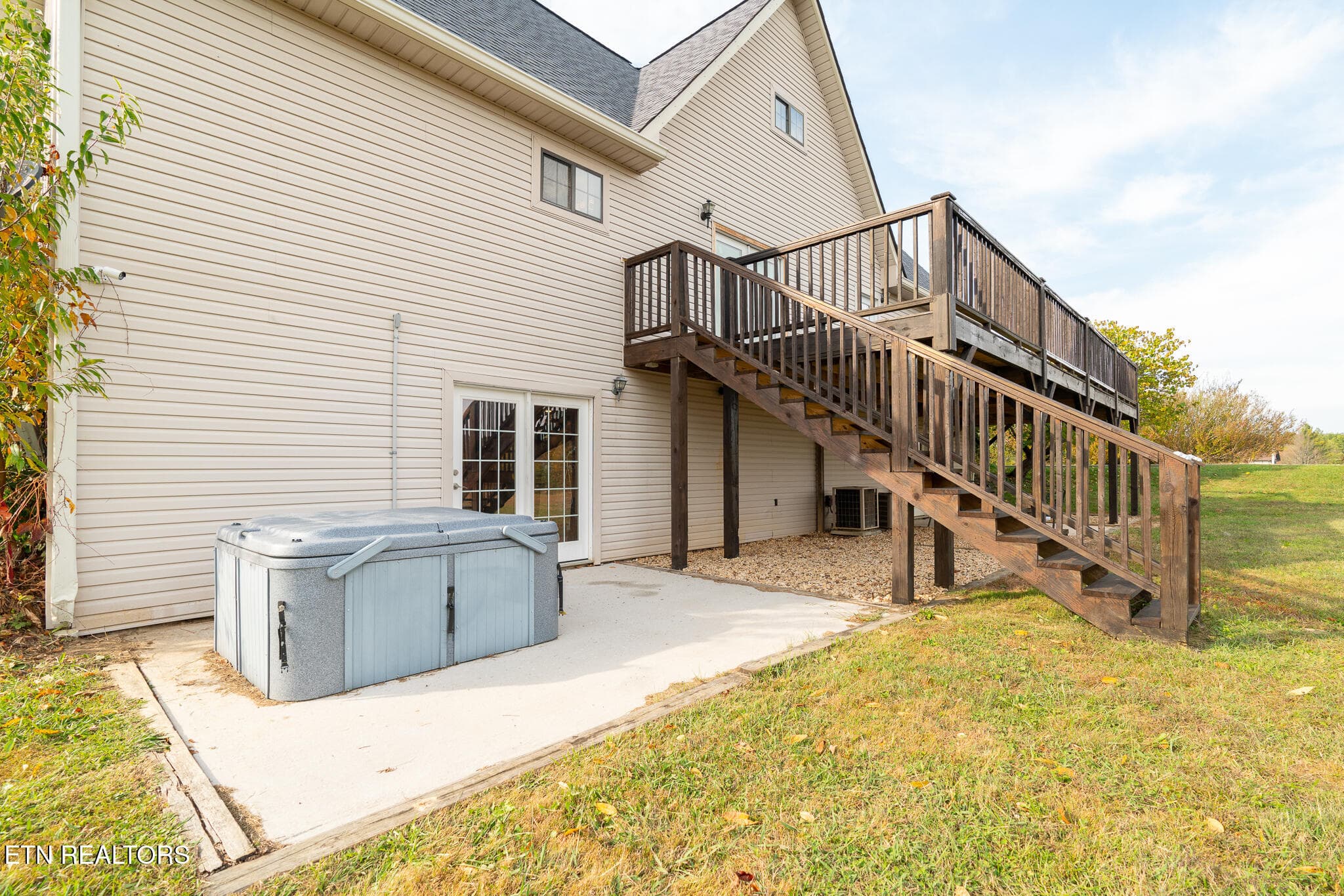 Downstairs patio with hottub - 3767 Phillips Flats Rd, Oneida, TN 37841