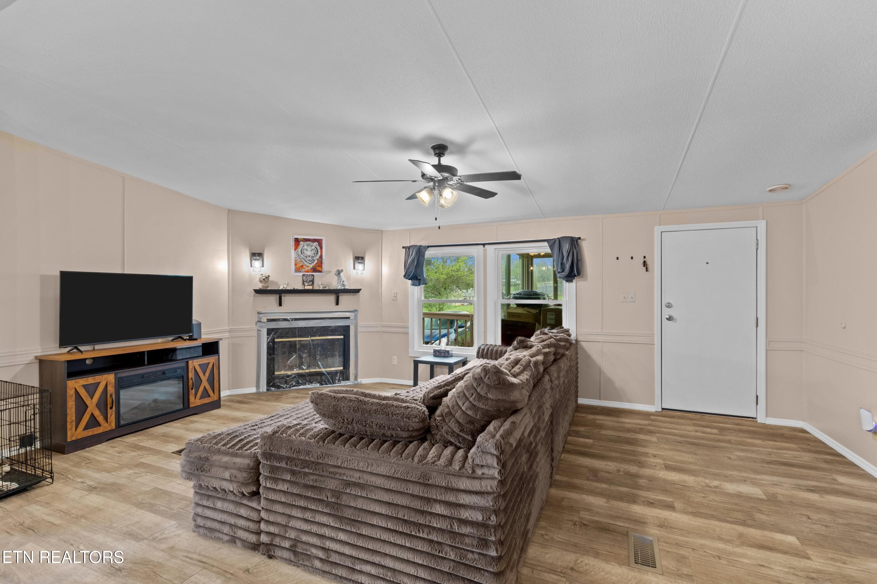 007-242CowanLane-LaFollette-TN-37766-SMA - 242 Cowan Lane, LaFollette, TN 37766