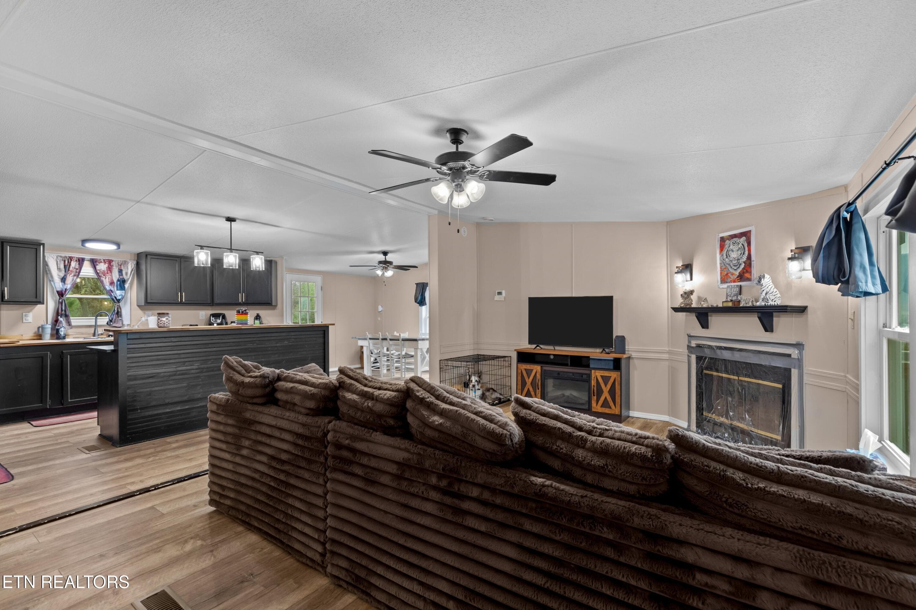 006-242CowanLane-LaFollette-TN-37766-SMA - 242 Cowan Lane, LaFollette, TN 37766