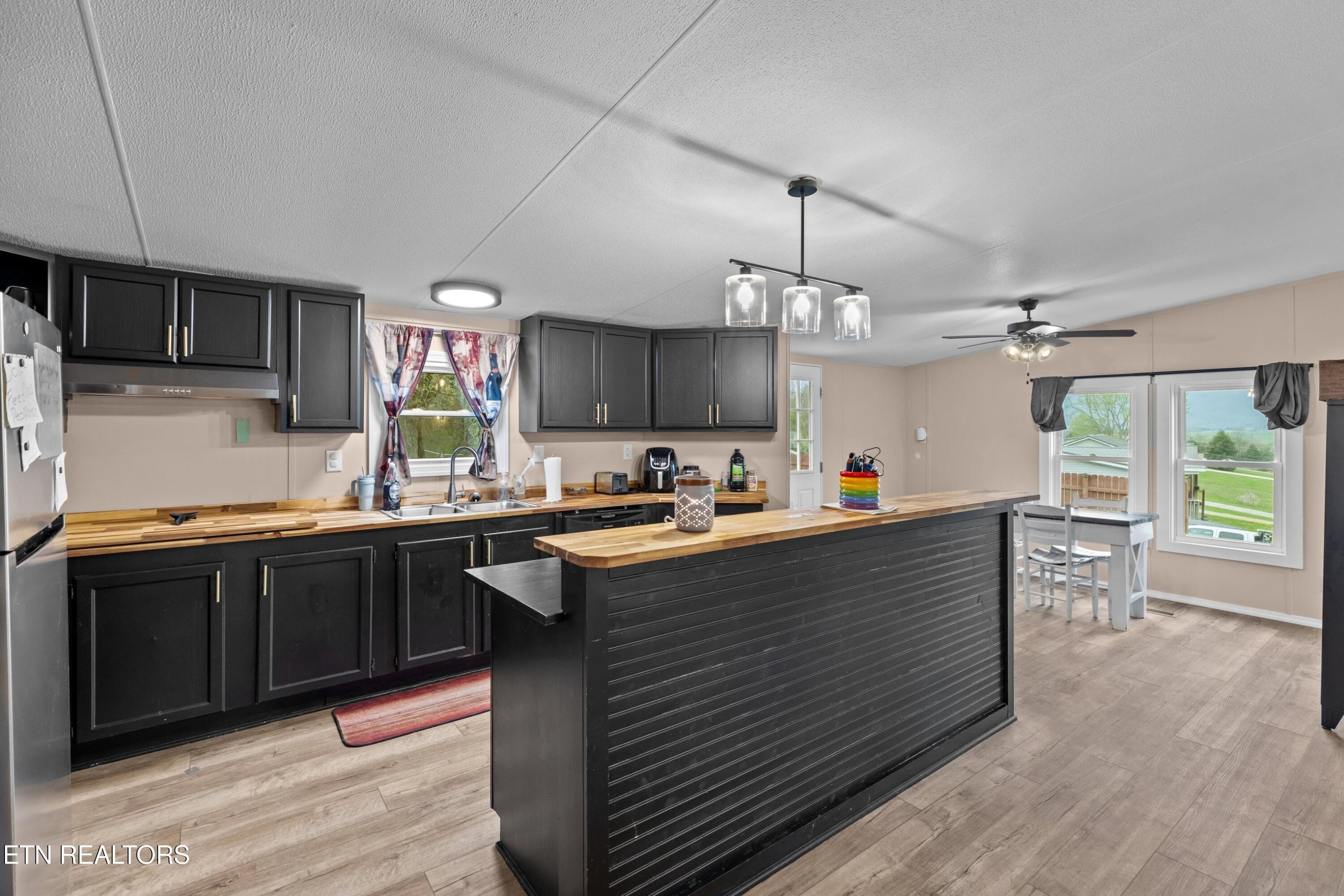 011-242CowanLane-LaFollette-TN-37766-SMA - 242 Cowan Lane, LaFollette, TN 37766