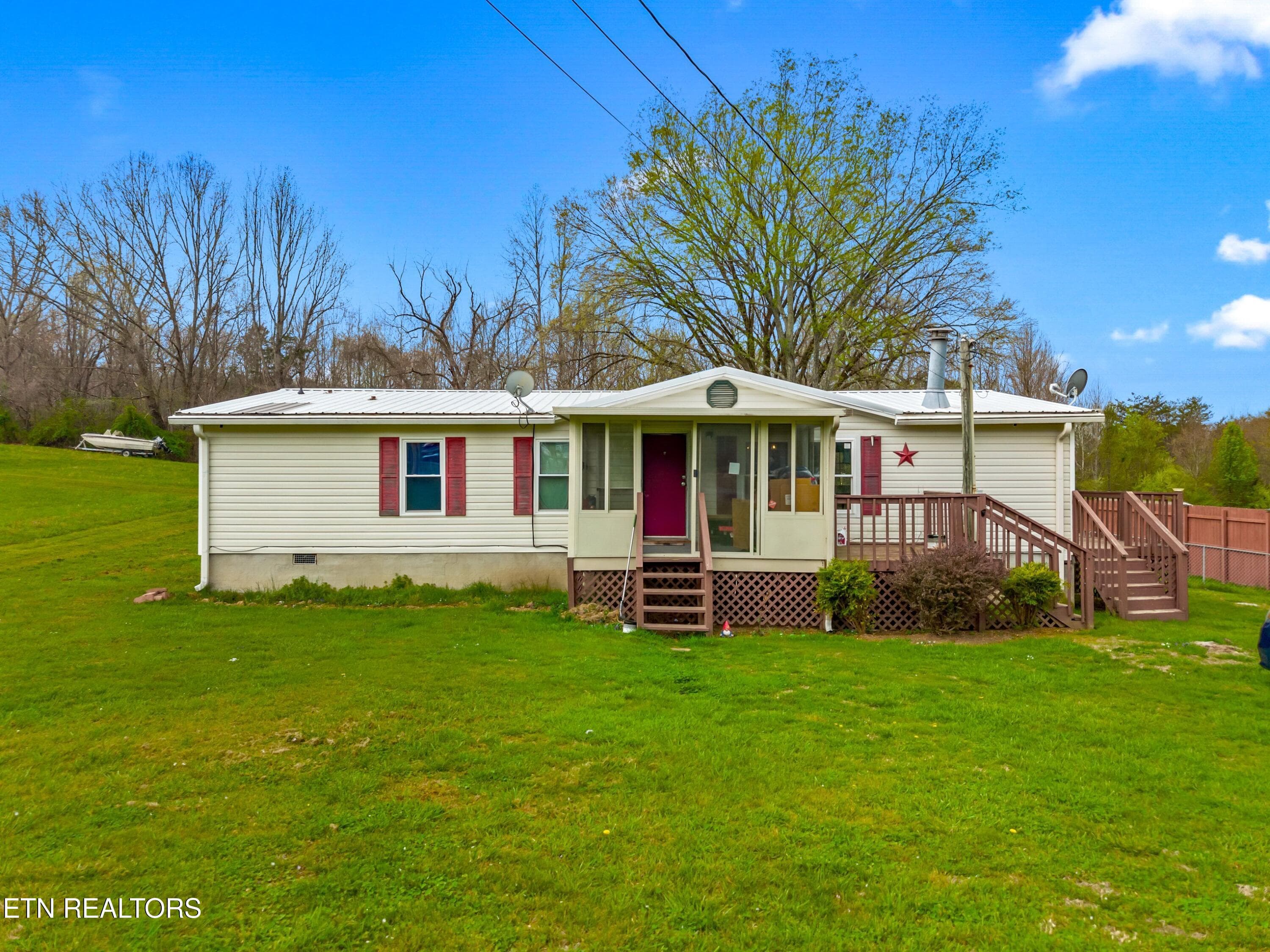 242 Cowan Lane, LaFollette, TN 37766