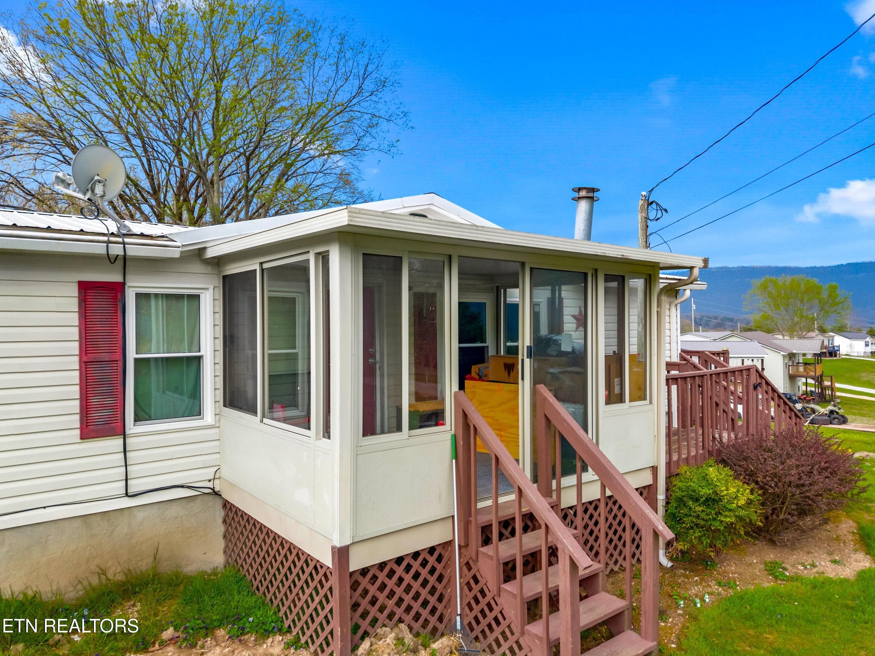 027-242CowanLane-LaFollette-TN-37766-SMA - 242 Cowan Lane, LaFollette, TN 37766