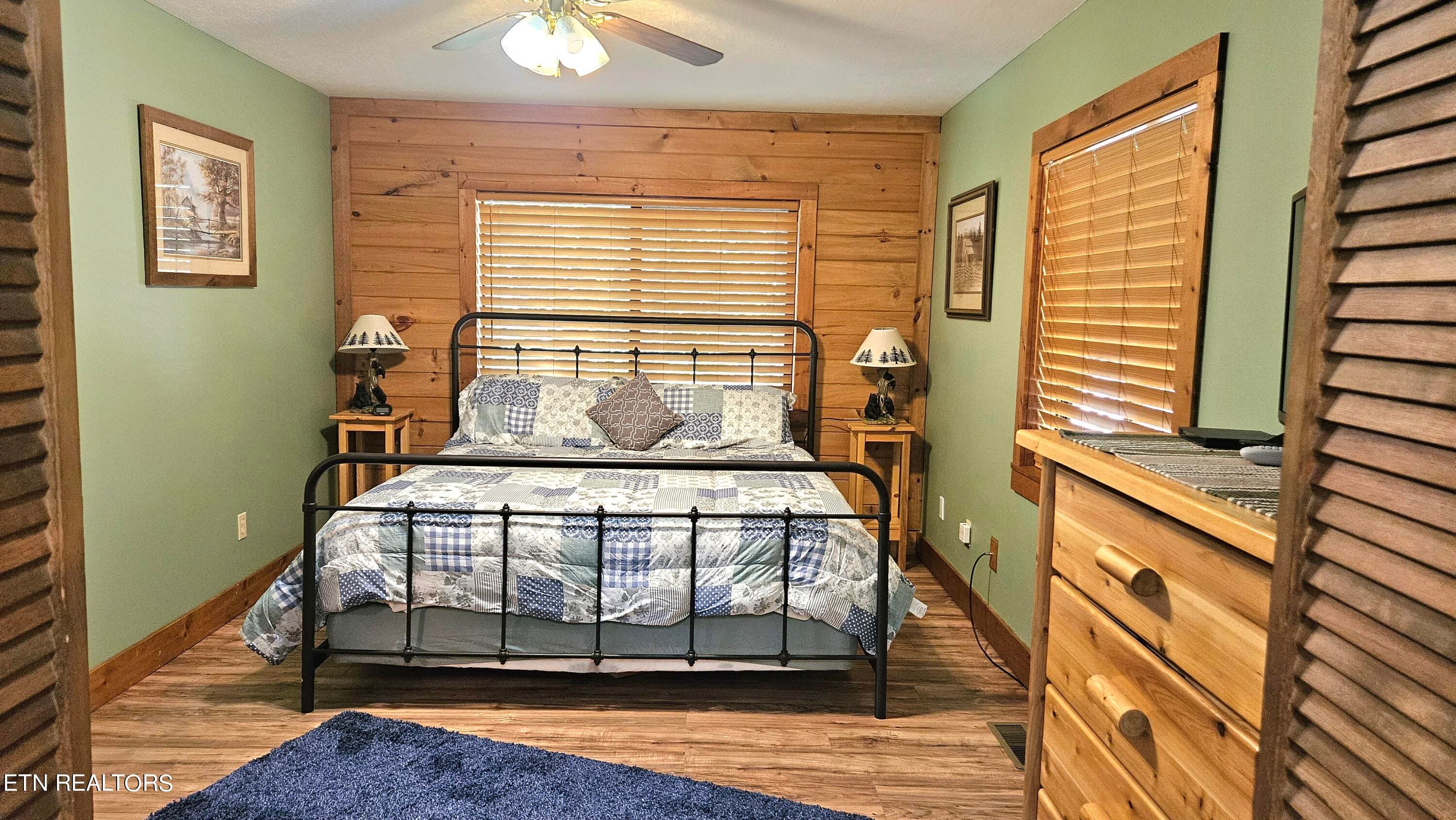 KH bed new blue - 3250 Huckleberry Way, Sevierville, TN 37862