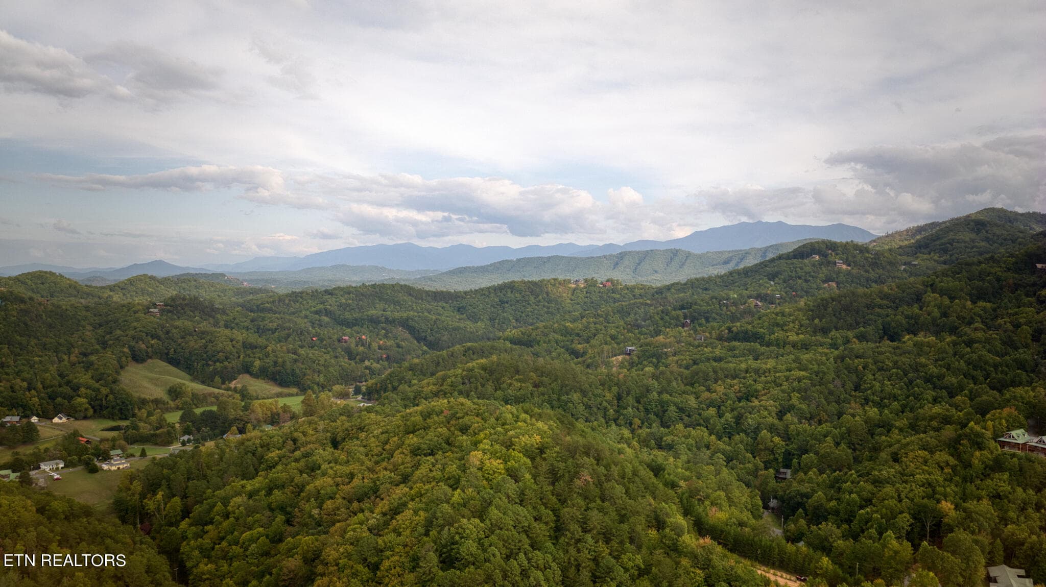 Mountains - 3250 Huckleberry Way, Sevierville, TN 37862