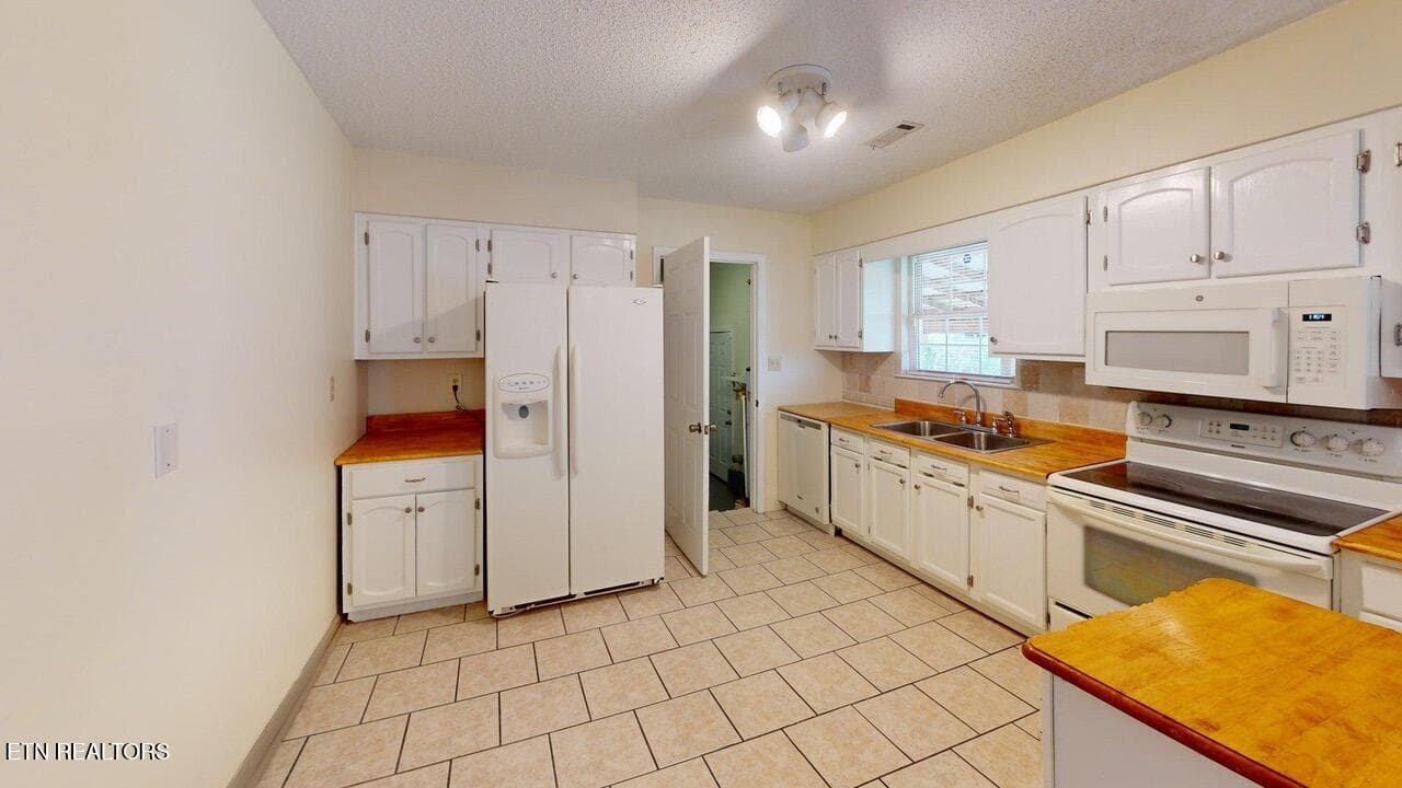4620-Jersey-Pike-Kitchen 1 - 4620 Jersey Pike, Chattanooga, TN 37416, Chattanooga