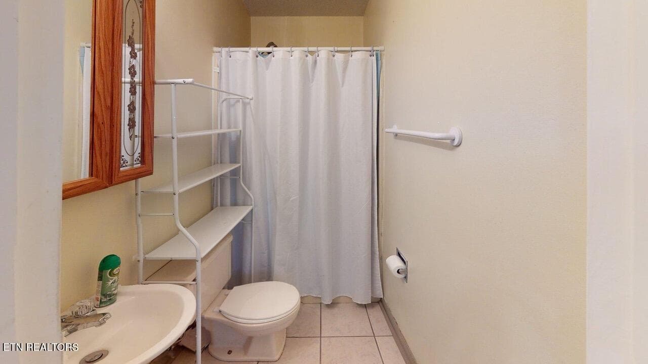 4620-Jersey-Pike-Bathroom - 4620 Jersey Pike, Chattanooga, TN 37416, Chattanooga