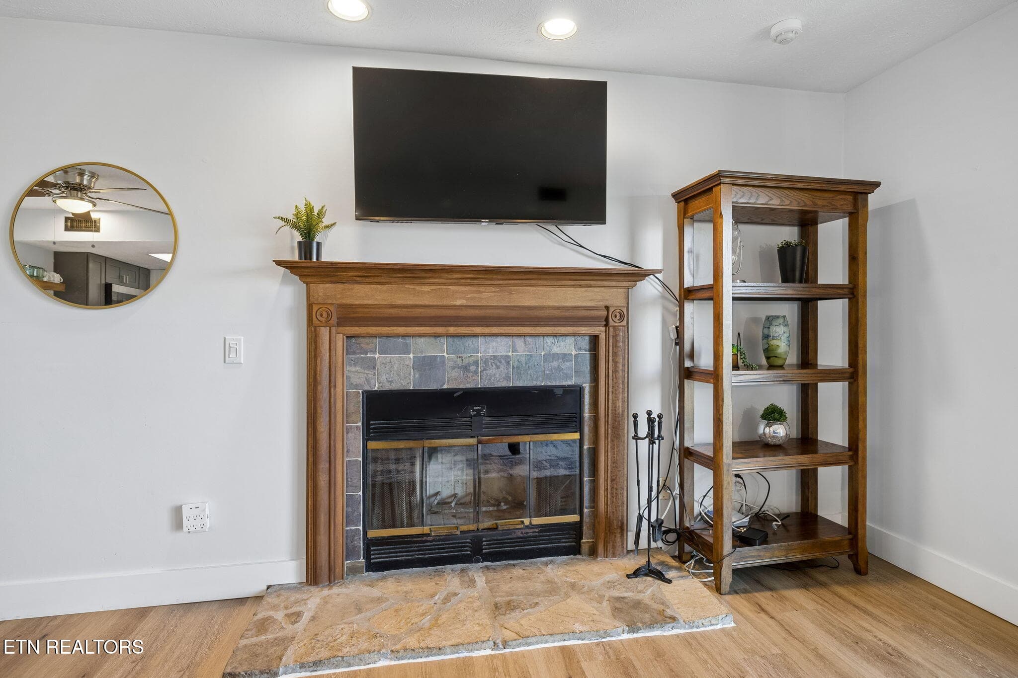 22-3710 Weber Rd E207 - 022 - 3710 Weber Rd UNIT 207-E, Gatlinburg, TN 37738, Gatlinburg