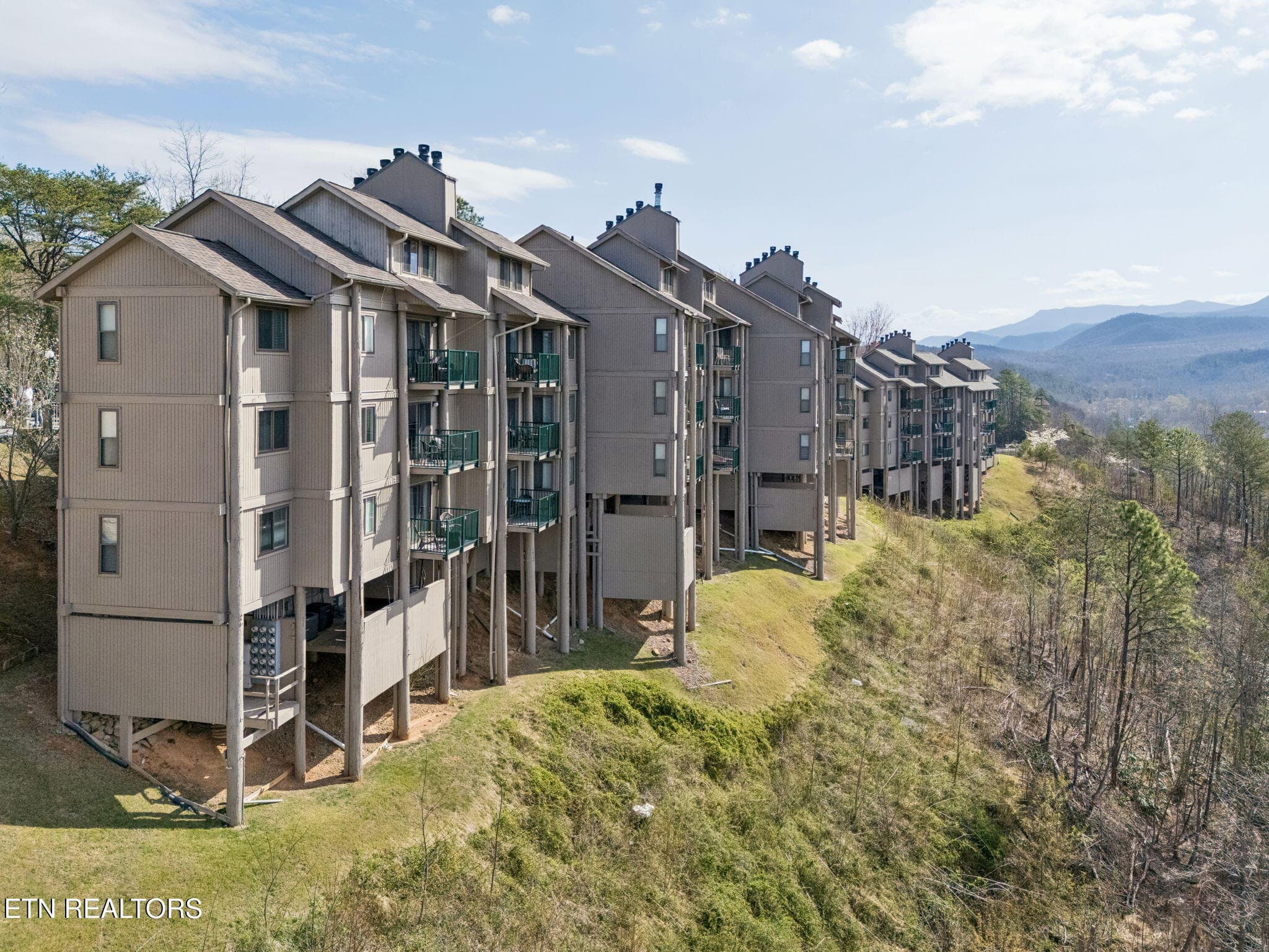 40-3710 Weber Rd E207 - 040 - 3710 Weber Rd UNIT 207-E, Gatlinburg, TN 37738, Gatlinburg
