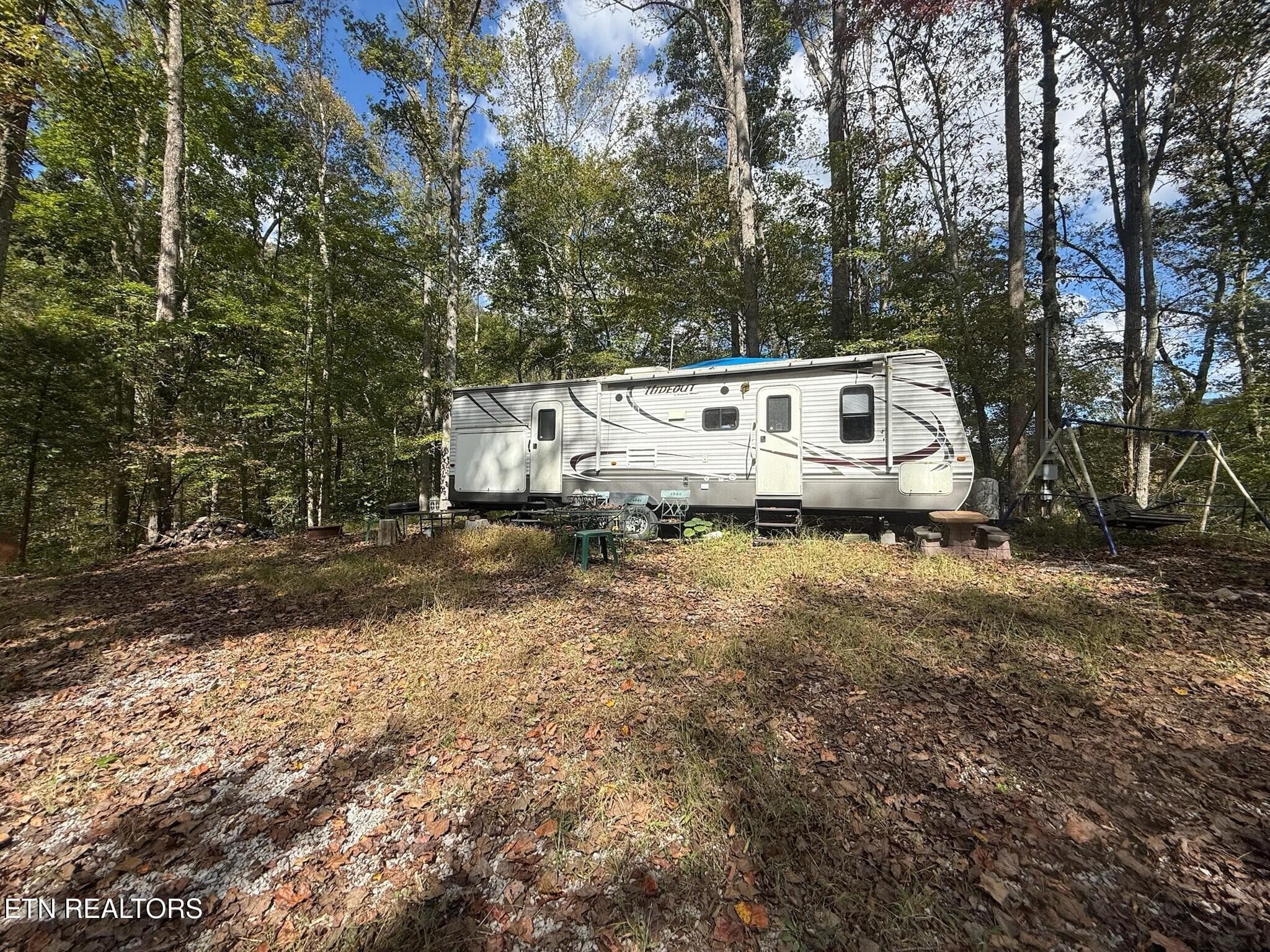 slide out camper - 8450 Old Highway 28, Pikeville, TN 37367