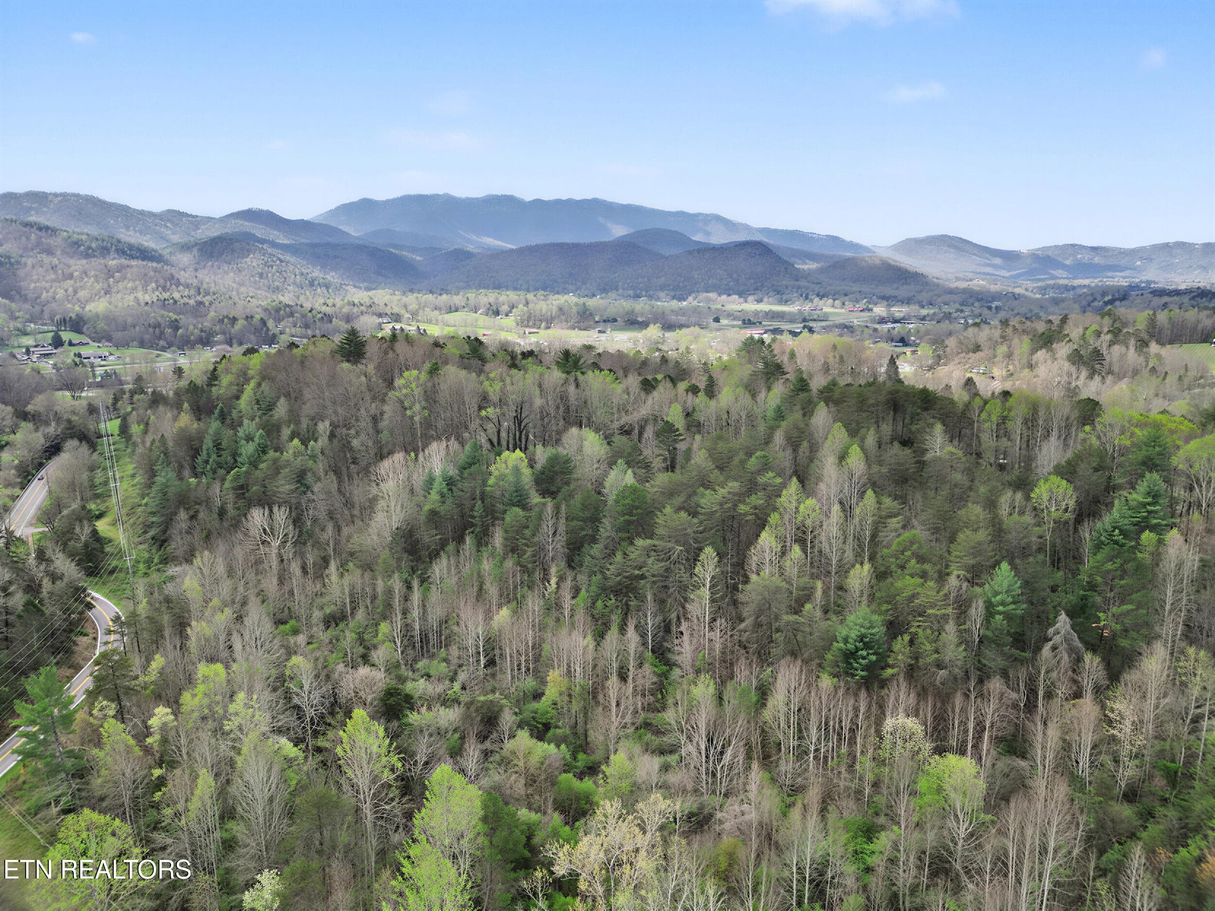 22_24 - Wears Valley Rd, Townsend, TN 37882