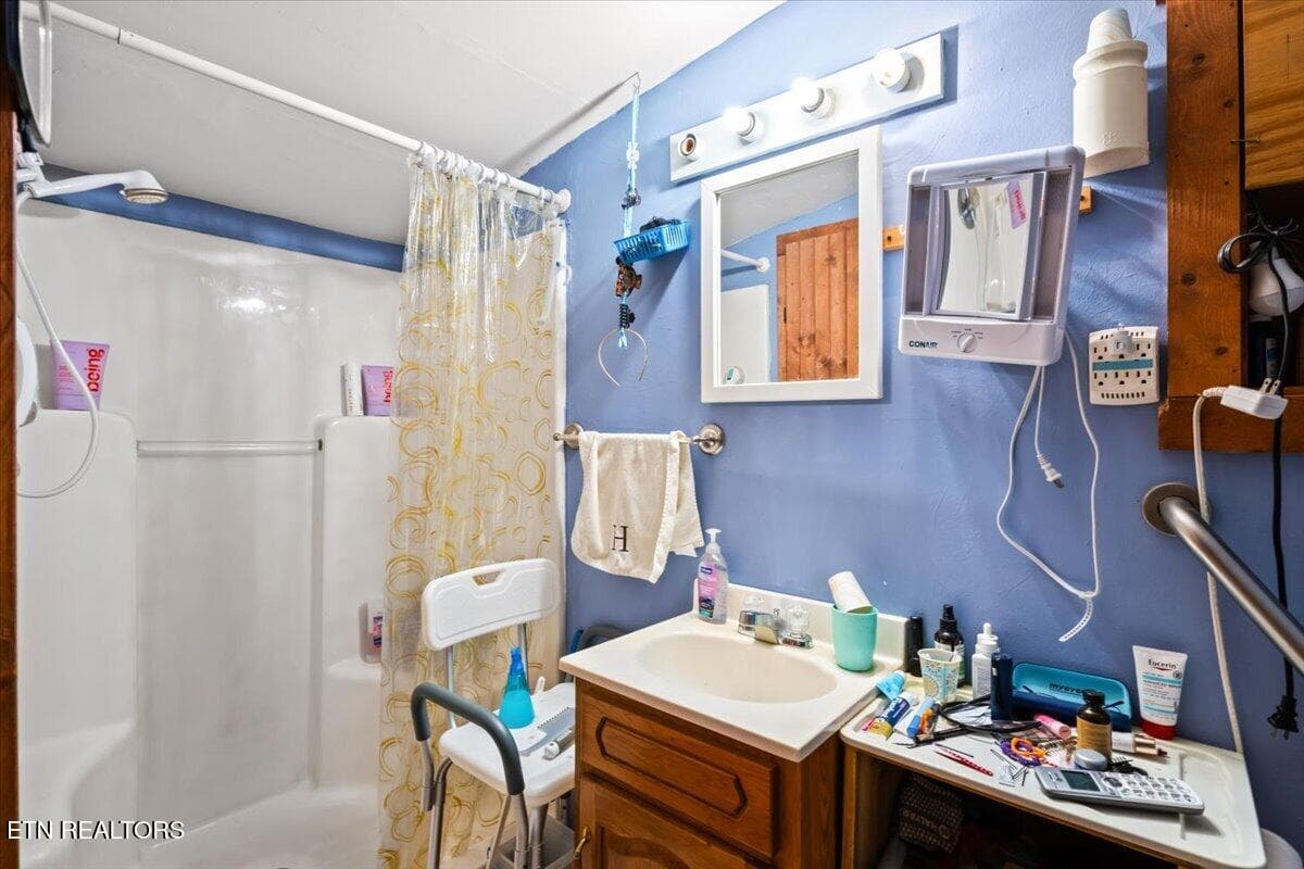 25-439 Rogerston Rd - 439 Rogerston Rd, Clairfield, TN 37715