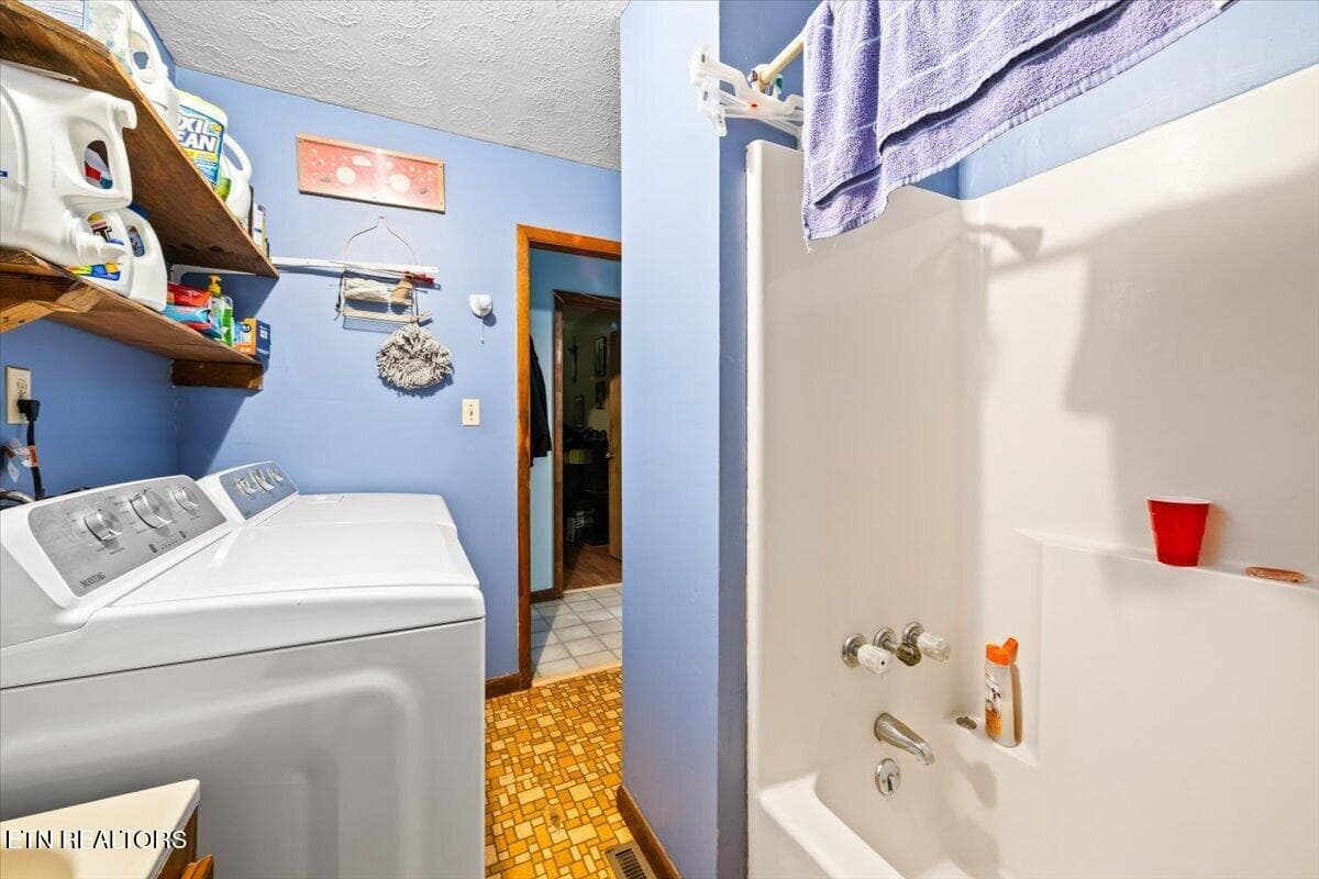 35-439 Rogerston Rd - 439 Rogerston Rd, Clairfield, TN 37715