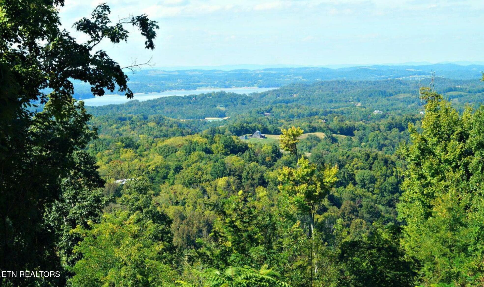 DVE N Barn - 2278 Lower Rinehart Rd, Dandridge, TN 37725