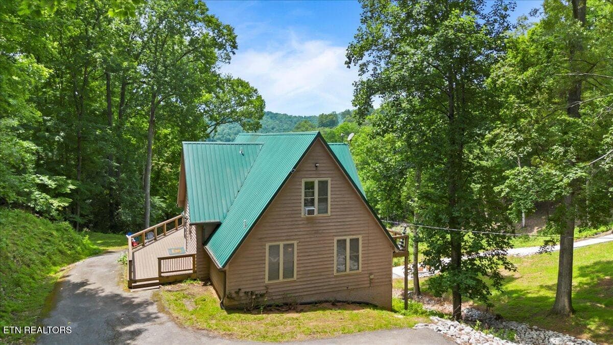 42-Deerfield Way - 824 Deerfield Way, LaFollette, TN 37766
