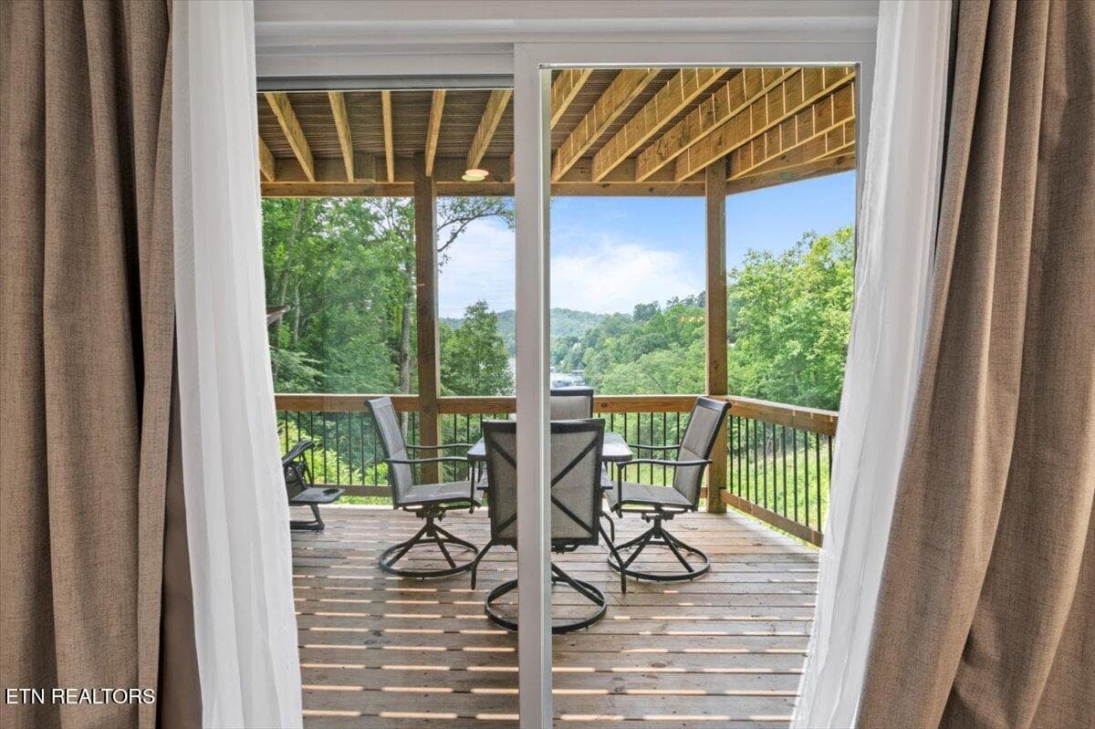 25-Deerfield Way - 824 Deerfield Way, LaFollette, TN 37766