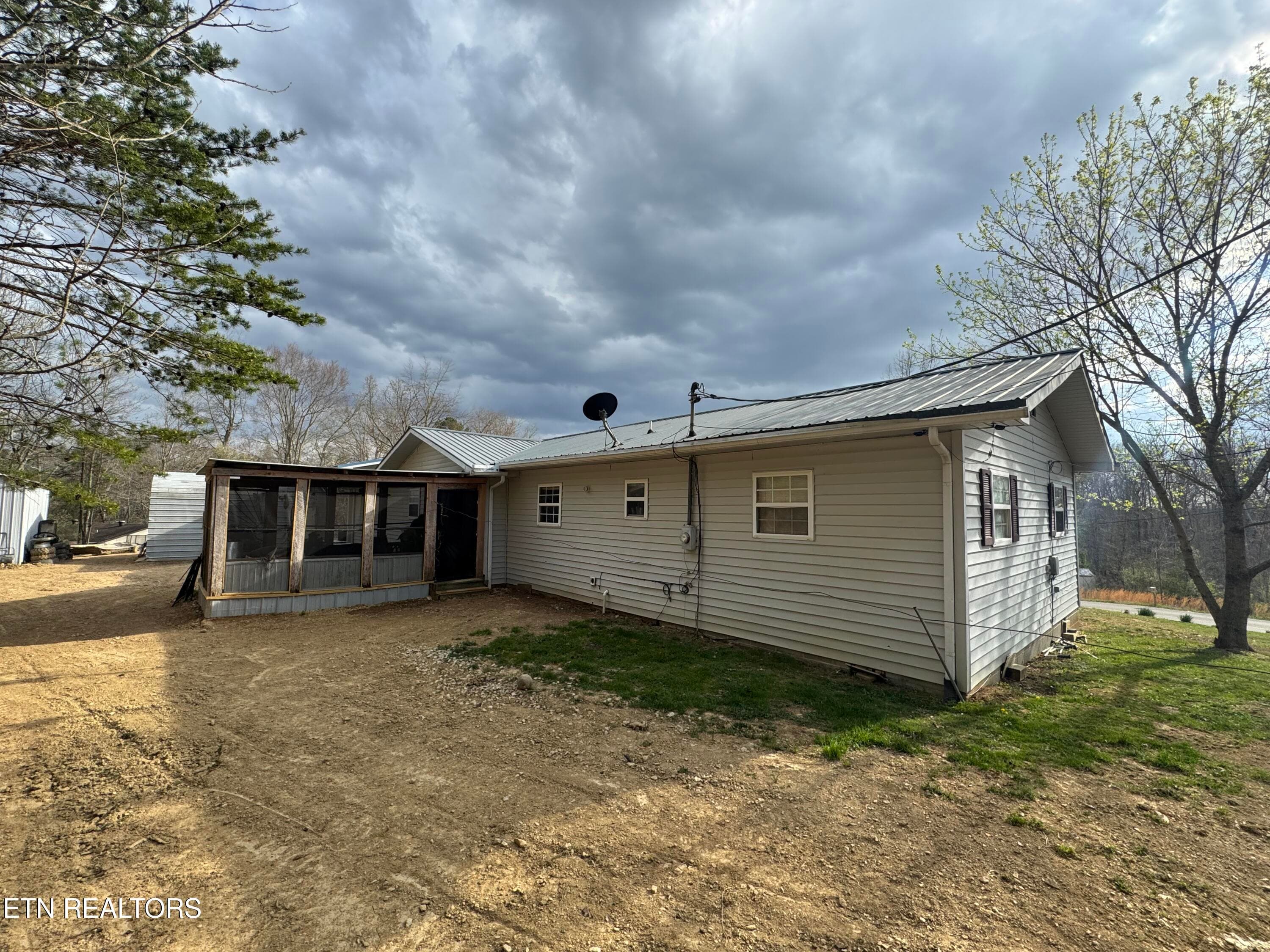 IMG_3148 - 2502 Huntsville Hill Rd, Helenwood, TN 37755