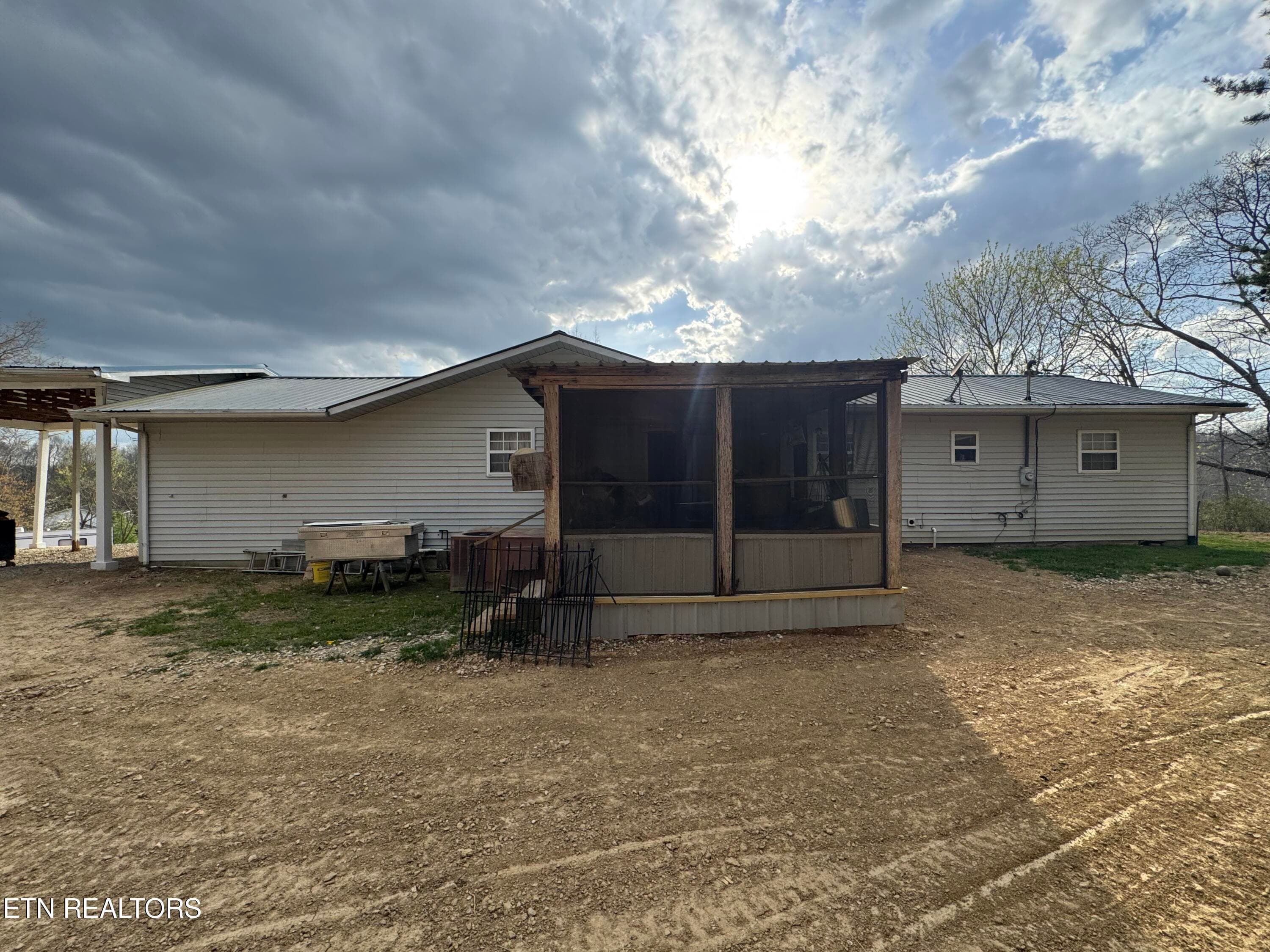IMG_3149 - 2502 Huntsville Hill Rd, Helenwood, TN 37755