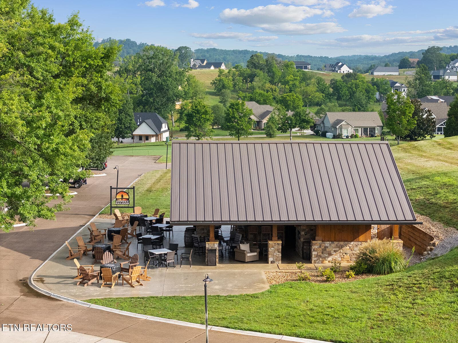Saloon - 768 Firefly Drive, Loudon, TN 37774