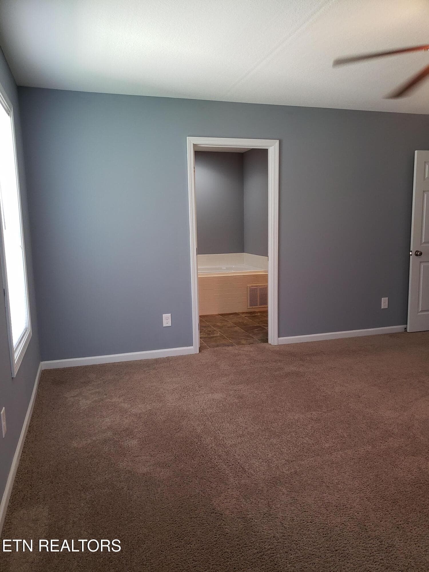 master bedroom - 5901 Apple Valley Drive, Knoxville, TN 37924, Knoxville