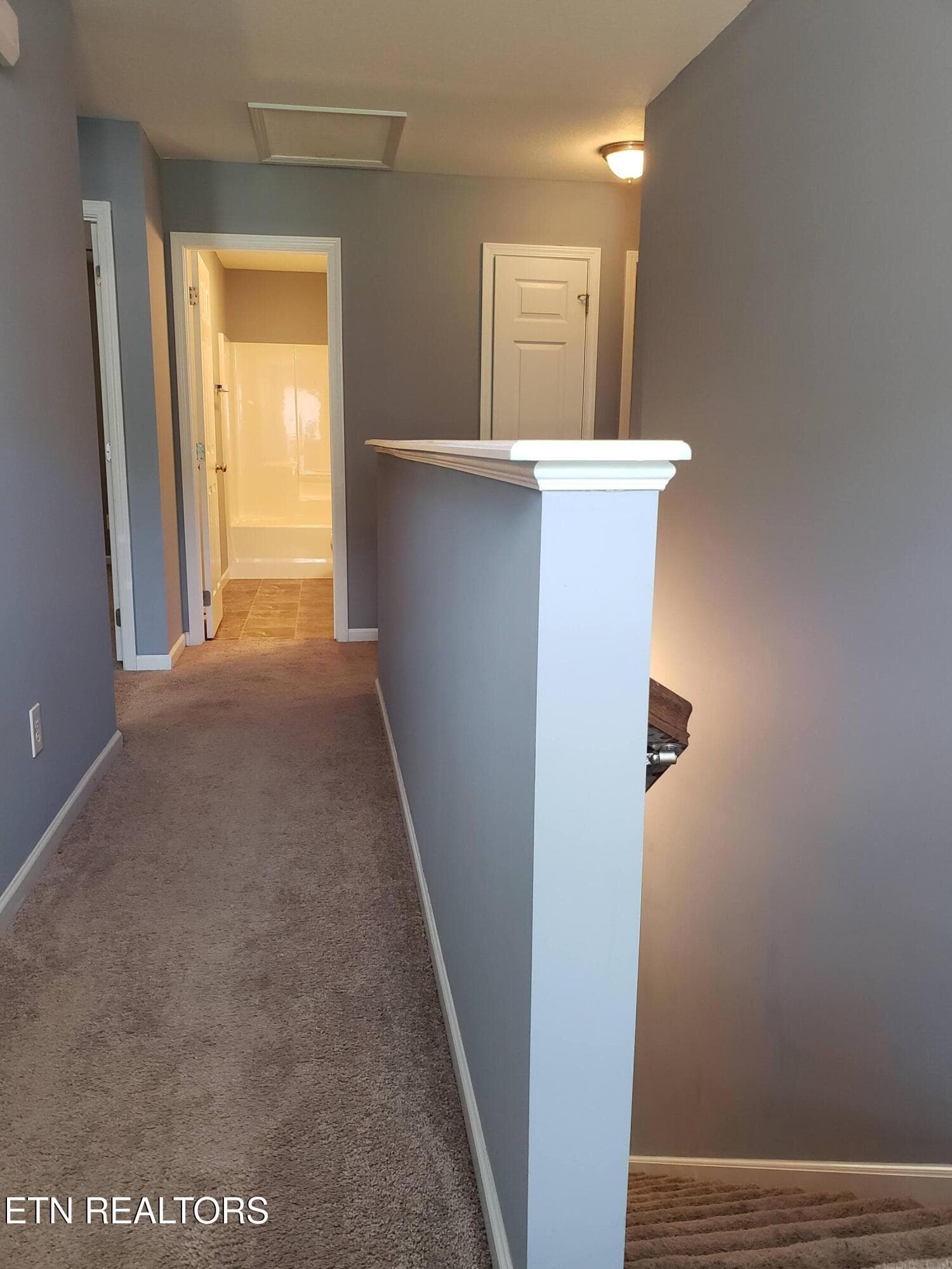 Upstairs hallway - 5901 Apple Valley Drive, Knoxville, TN 37924, Knoxville