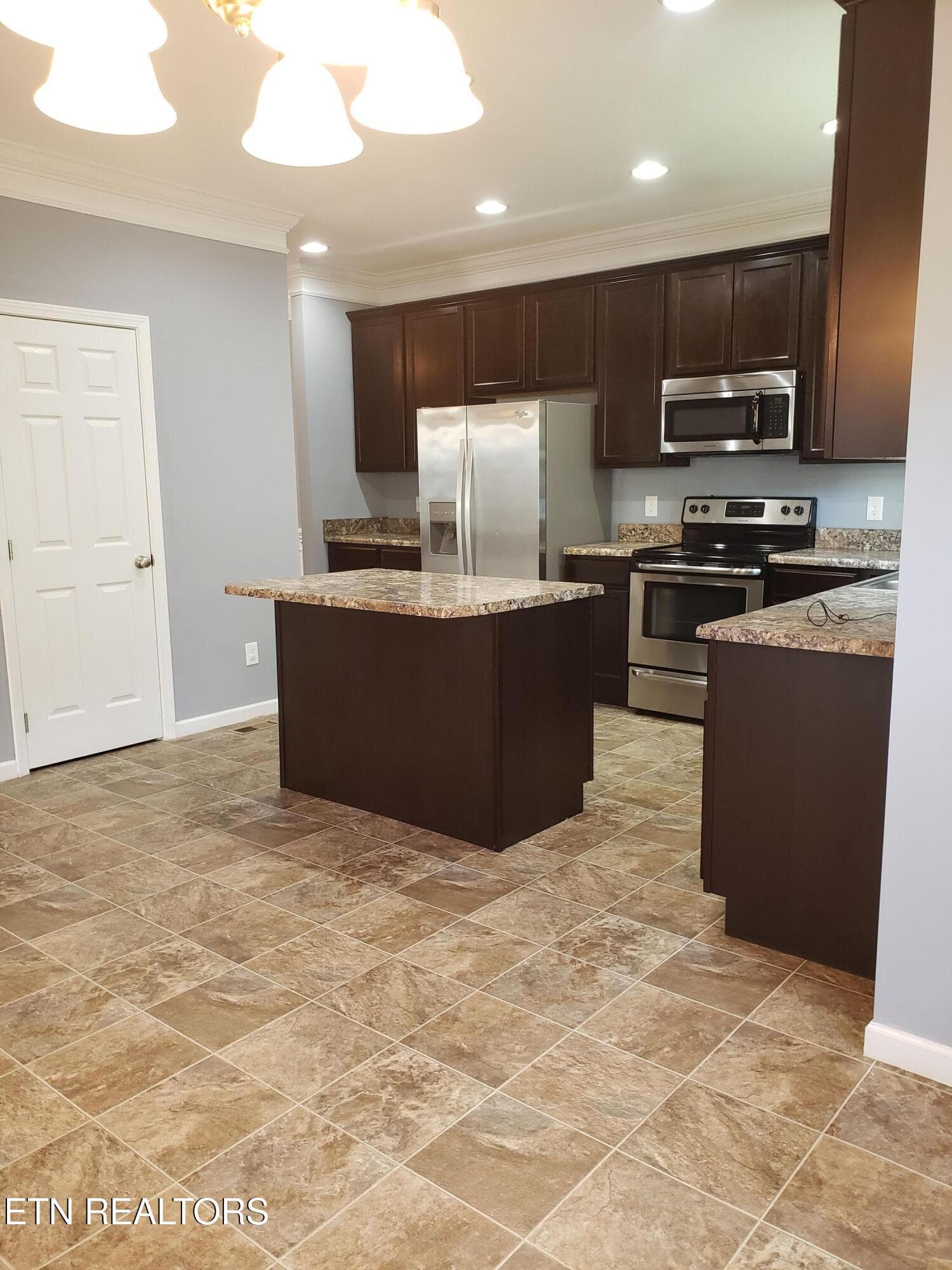 kitchen with island - 5901 Apple Valley Drive, Knoxville, TN 37924, Knoxville