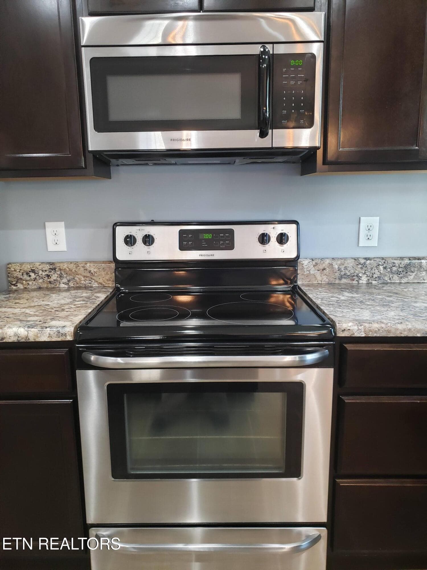 stainless steel appliances - 5901 Apple Valley Drive, Knoxville, TN 37924, Knoxville