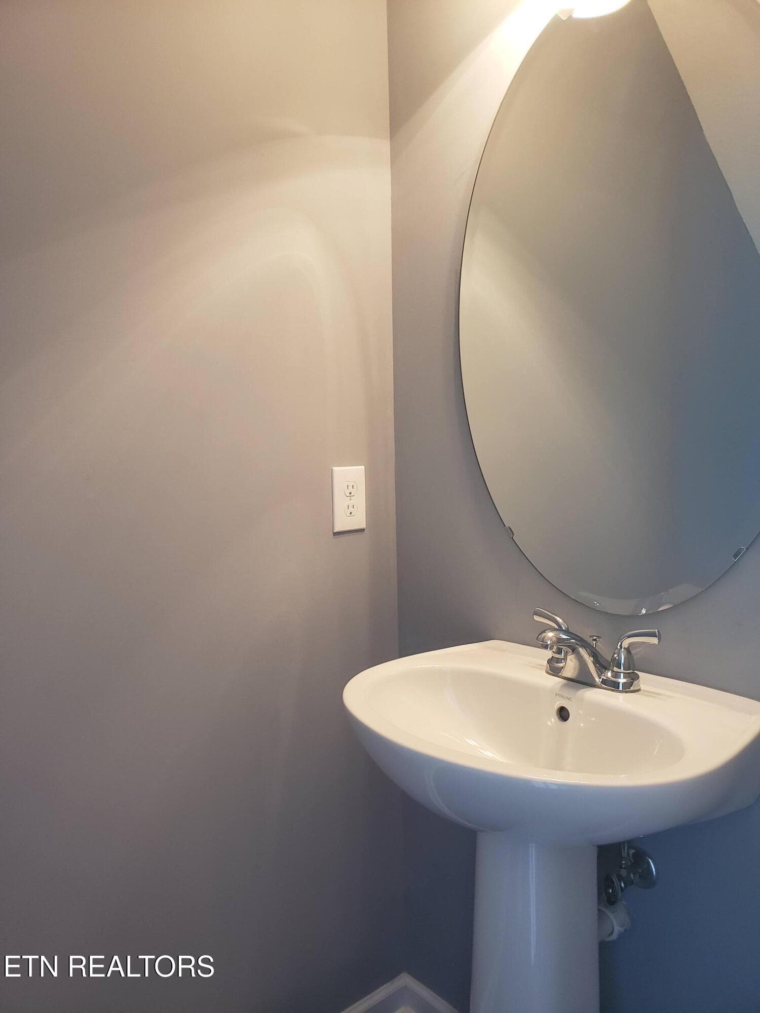 downstairs half bath - 5901 Apple Valley Drive, Knoxville, TN 37924, Knoxville