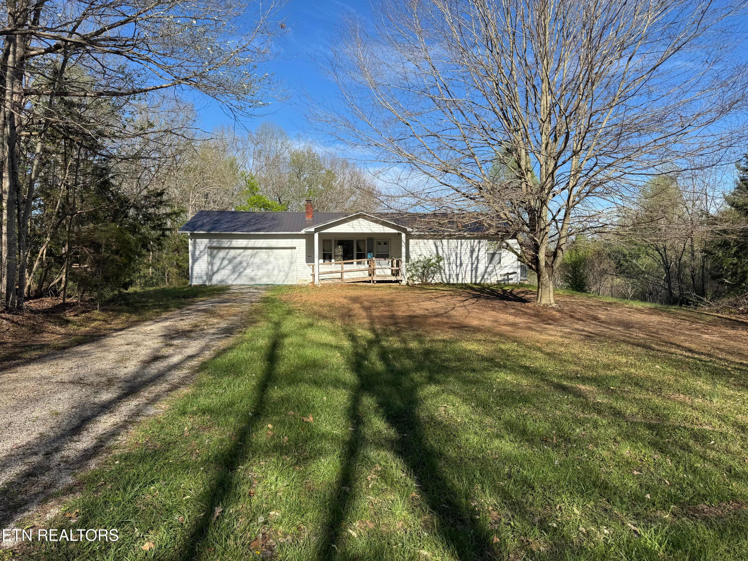 211 Black Oak Rd, Oneida, TN 37841