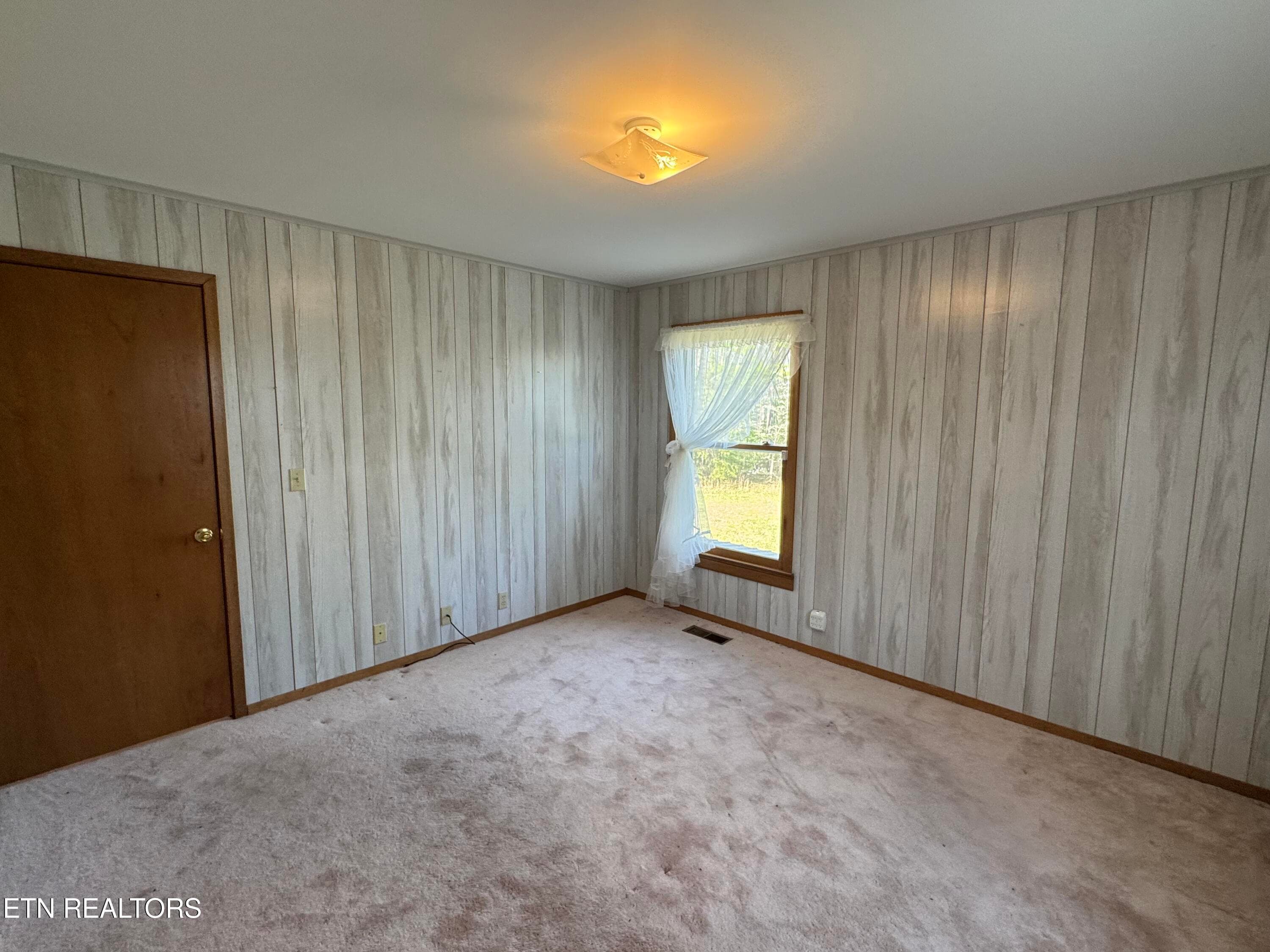 IMG_3189 - 211 Black Oak Rd, Oneida, TN 37841