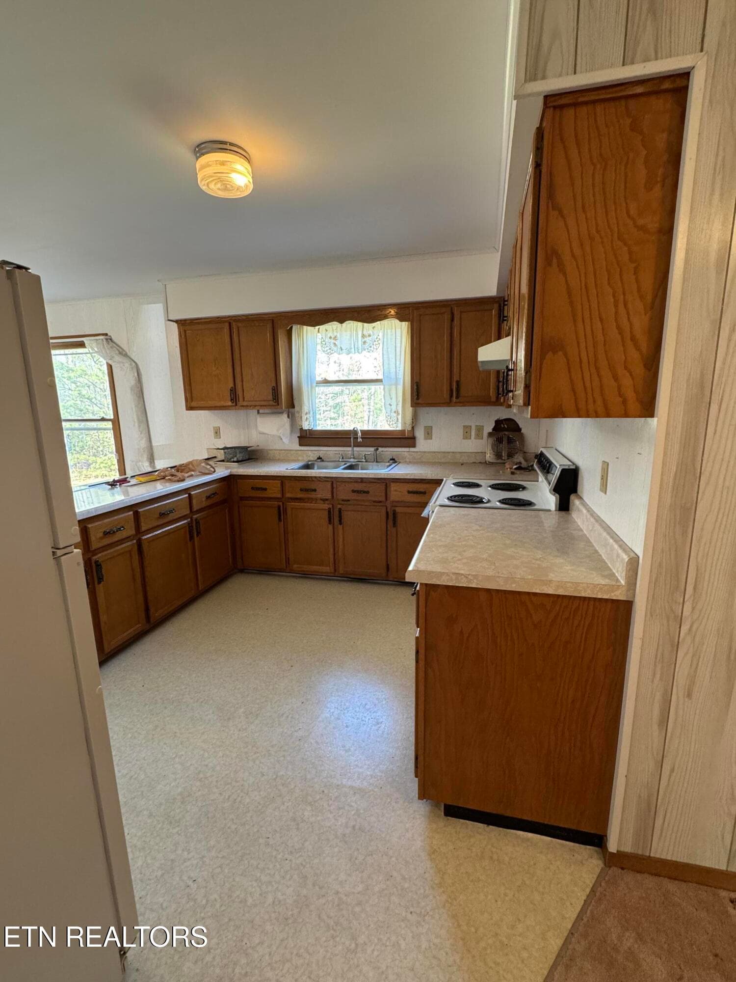 IMG_3184 - 211 Black Oak Rd, Oneida, TN 37841