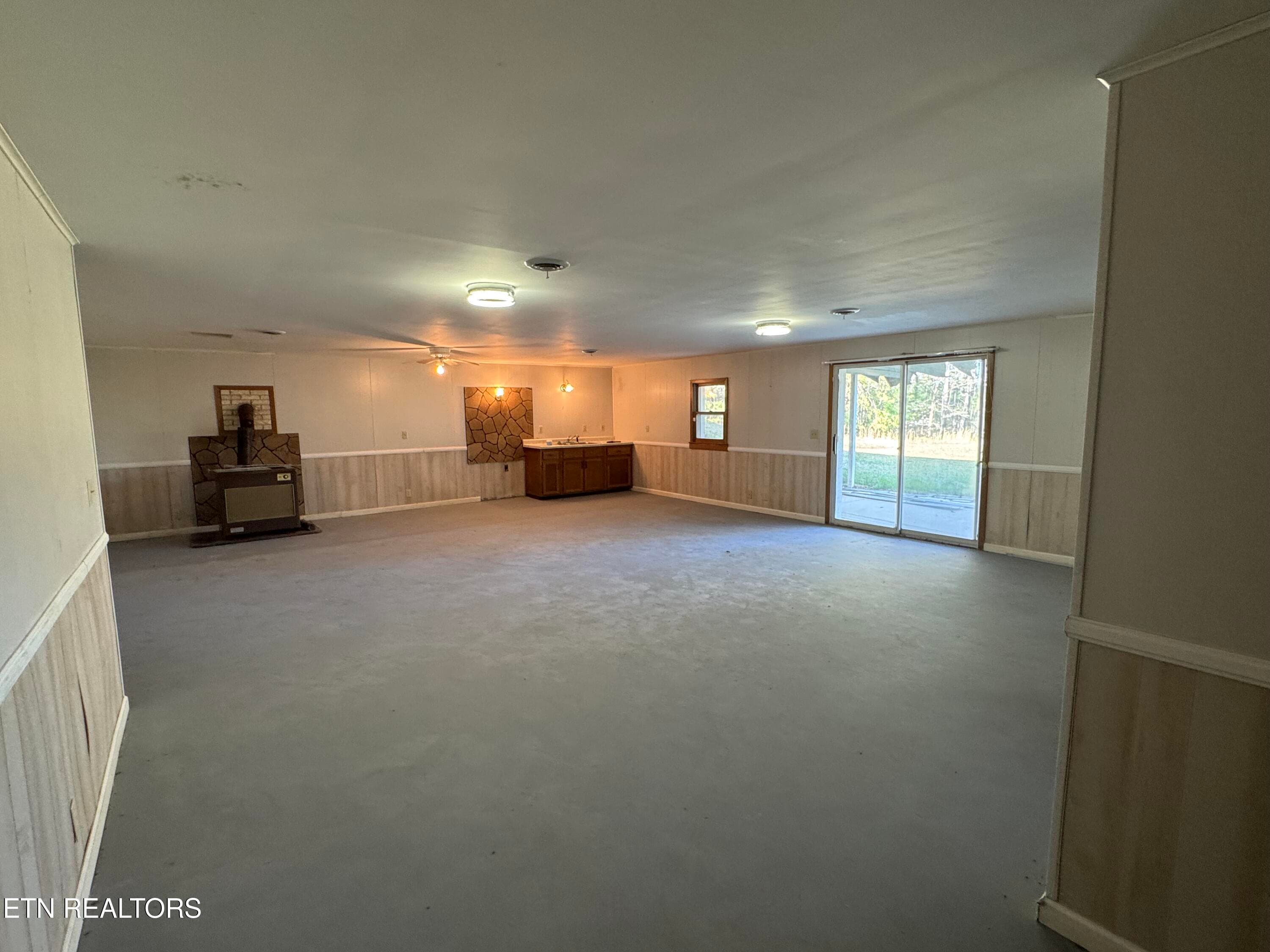 IMG_3200 - 211 Black Oak Rd, Oneida, TN 37841