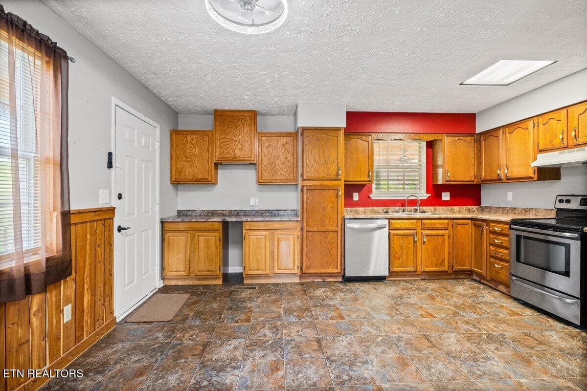 225 Country Way Dr 15 - 225 Country Way Drive, LaFollette, TN 37766, LaFollette