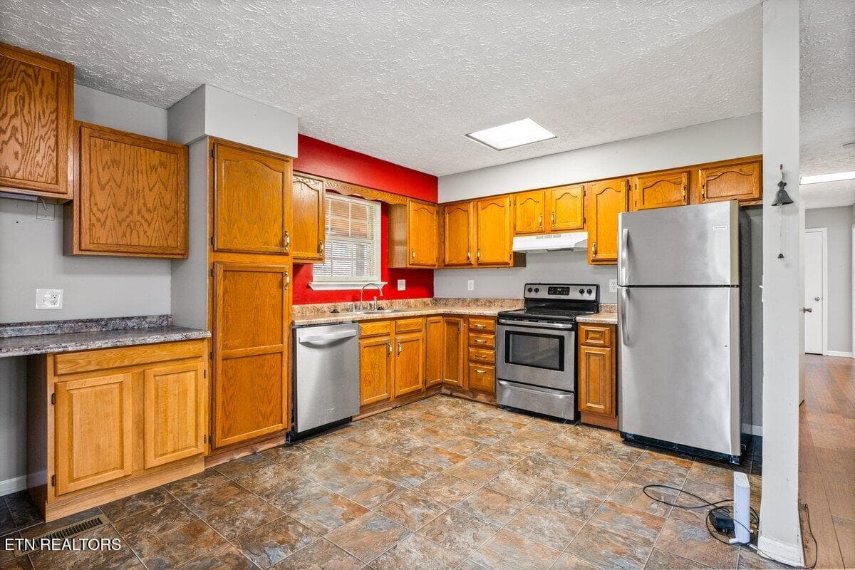 225 Country Way Dr 10 - 225 Country Way Drive, LaFollette, TN 37766, LaFollette