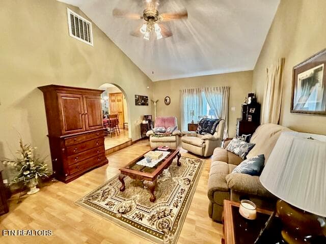 family room - 200 Simpson Lane, Wallins, KY 40873