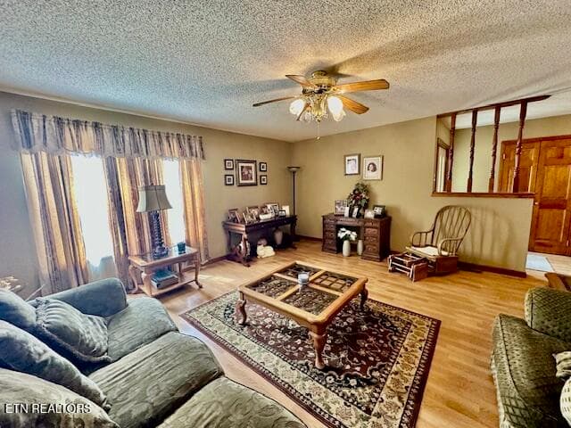 formal living room - 200 Simpson Lane, Wallins, KY 40873