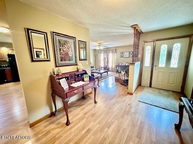 Foyer - 200 Simpson Lane, Wallins, KY 40873