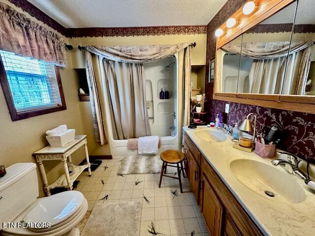 primary bathroom - 200 Simpson Lane, Wallins, KY 40873