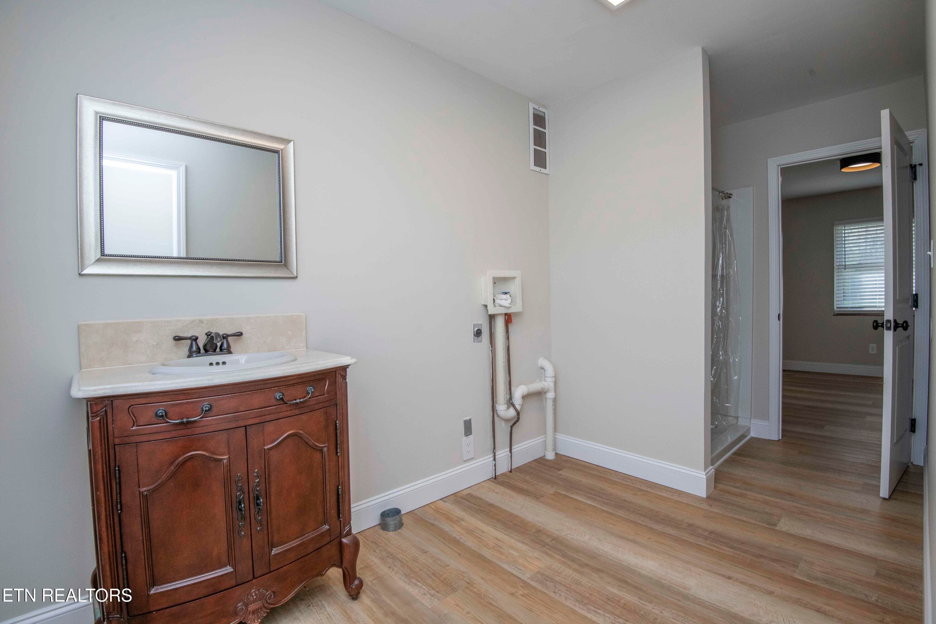 second bath 2_1 - 10732 Richland Rd, Mascot, TN 37806