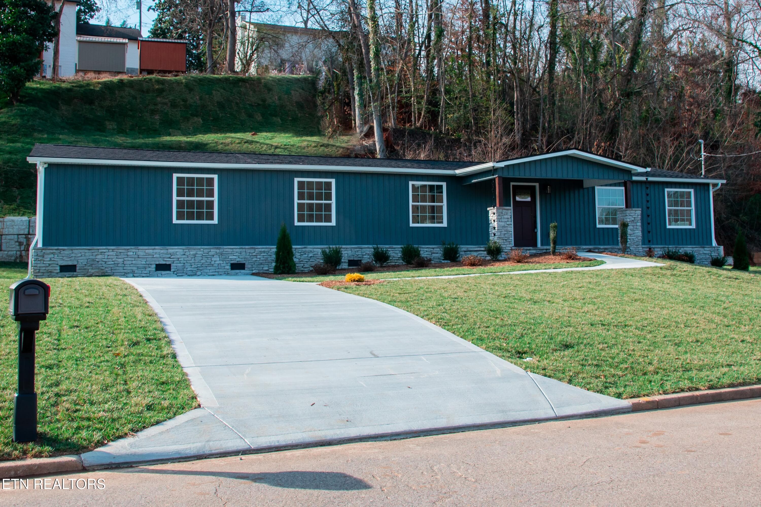 515 Greenwood Drive, Clinton, TN 37716